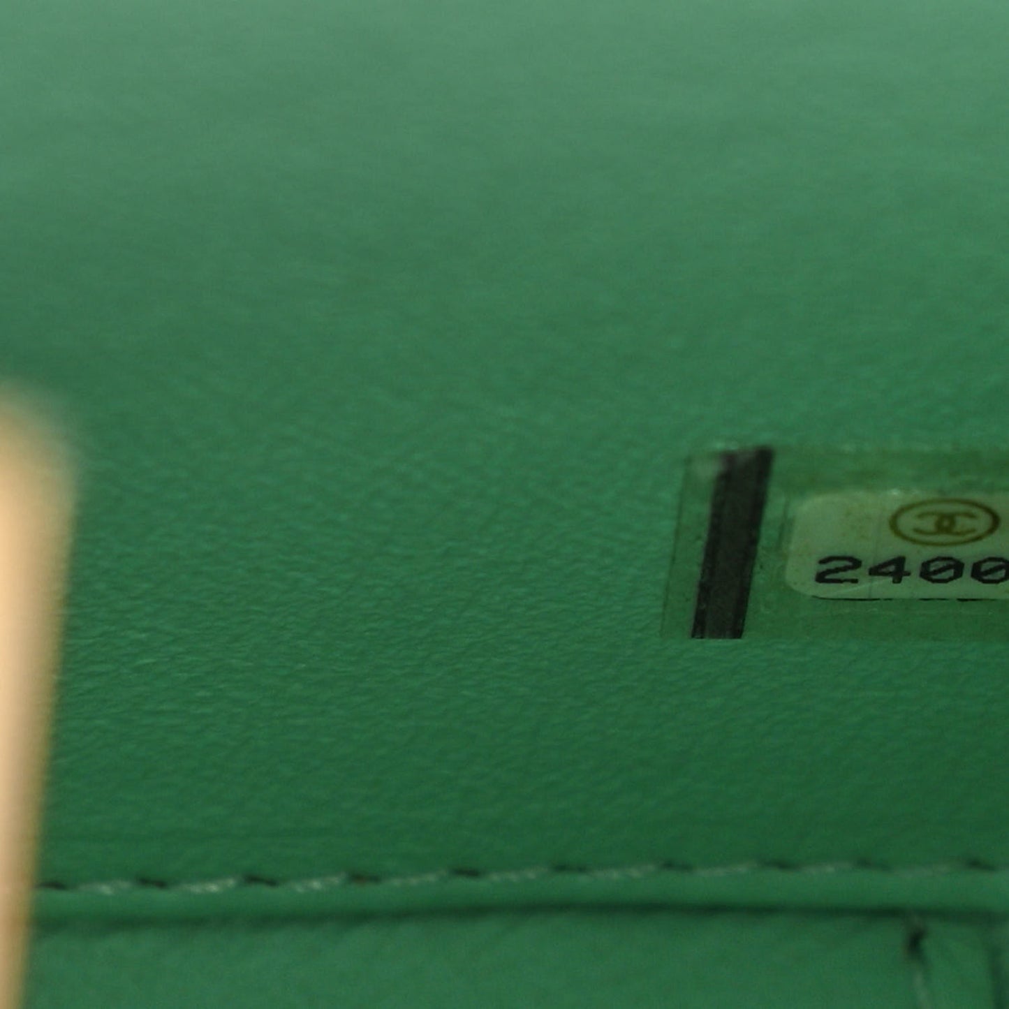 Caviar Quilted Medium CC Filigree Vanity Case Green