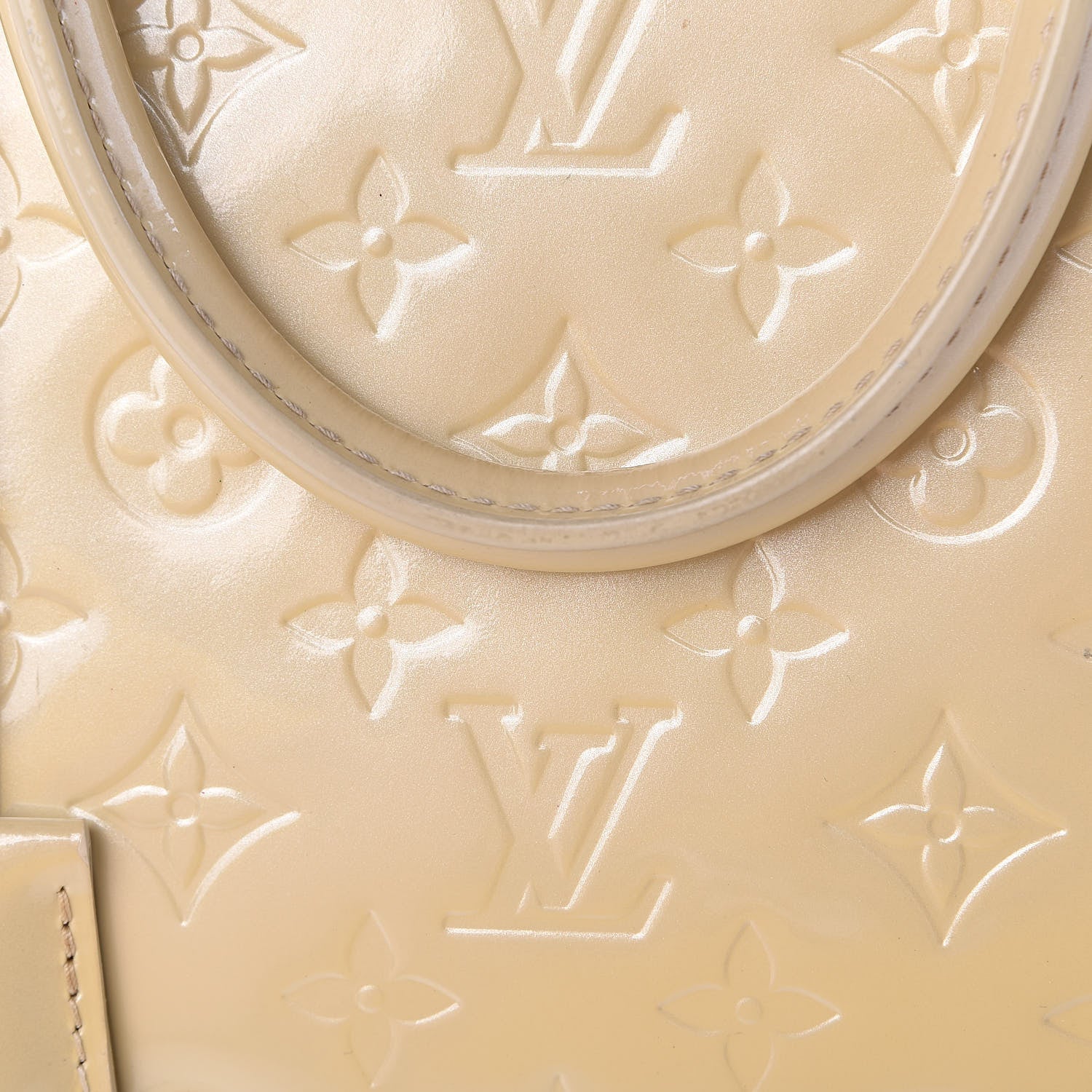 Louis Vuitton Vernis Alma PM Blanc Corail 14 of 18