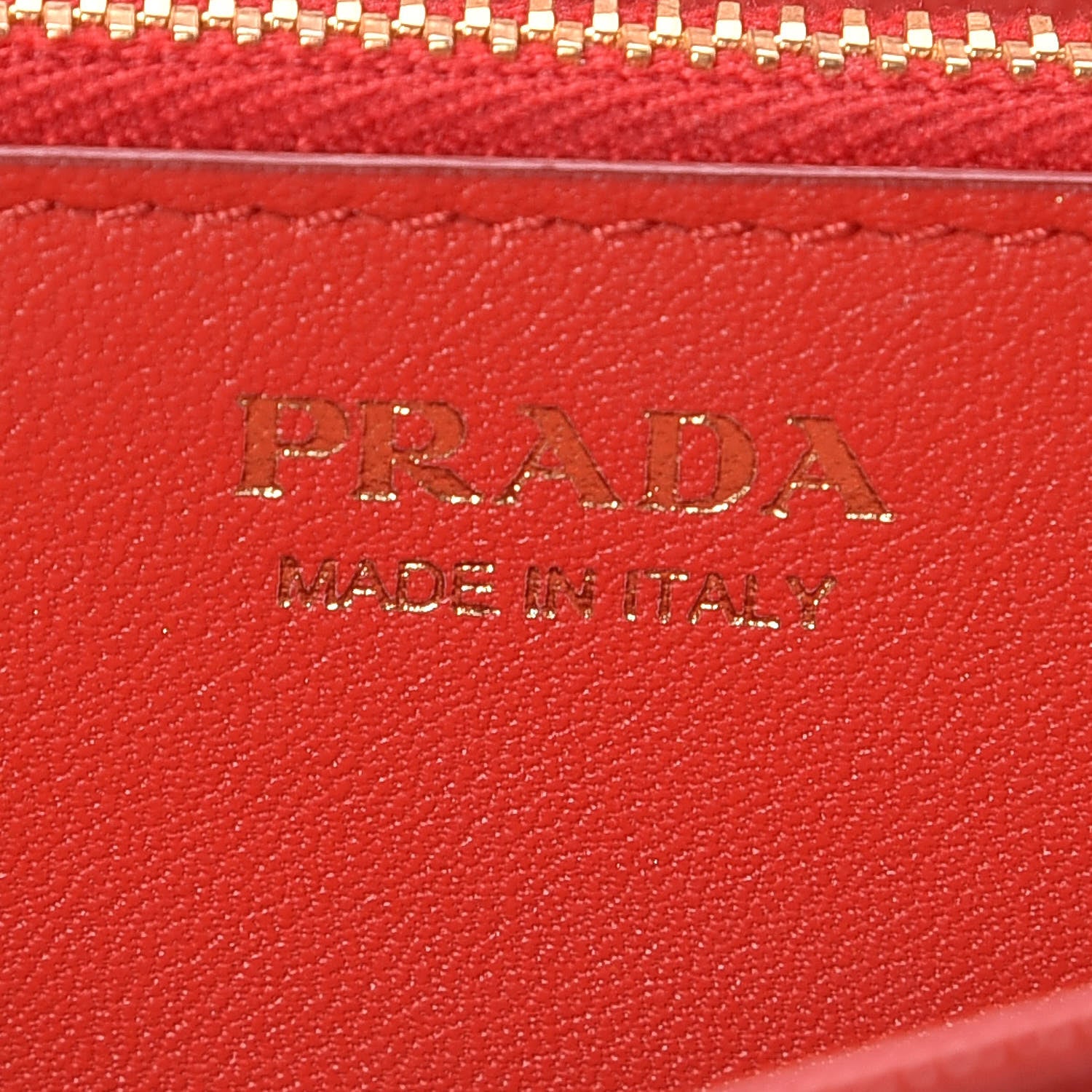 Prada Vitello Move Metal Oro Chain Wallet Lacca 8 of 12