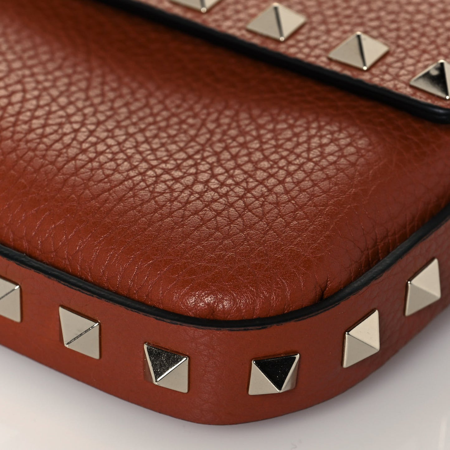 Grainy Calfskin Rockstud Crossbody Pouch Saddle Brown