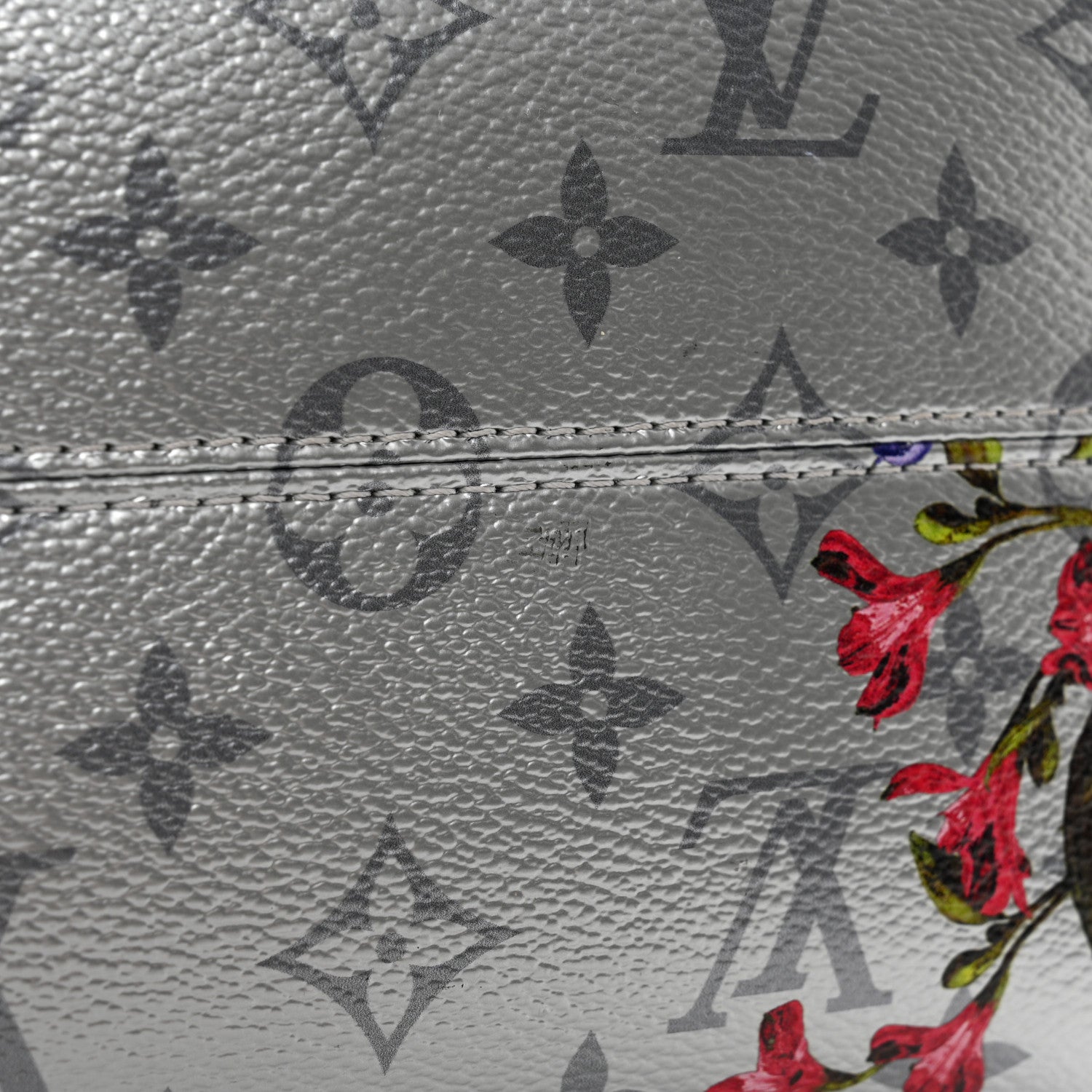 Louis Vuitton Metallic Monogram LV Garden OnTheGo MM Silver 10 of 10