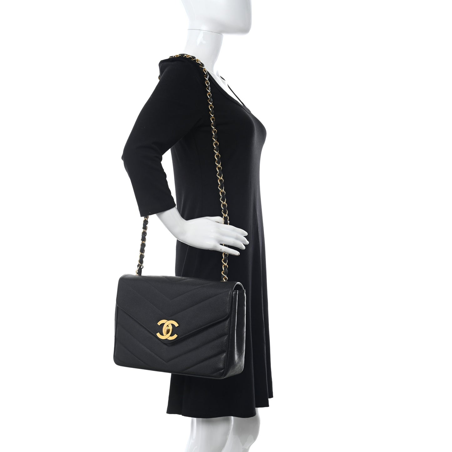 Caviar Chevron Quilted Jumbo Single Flap Black