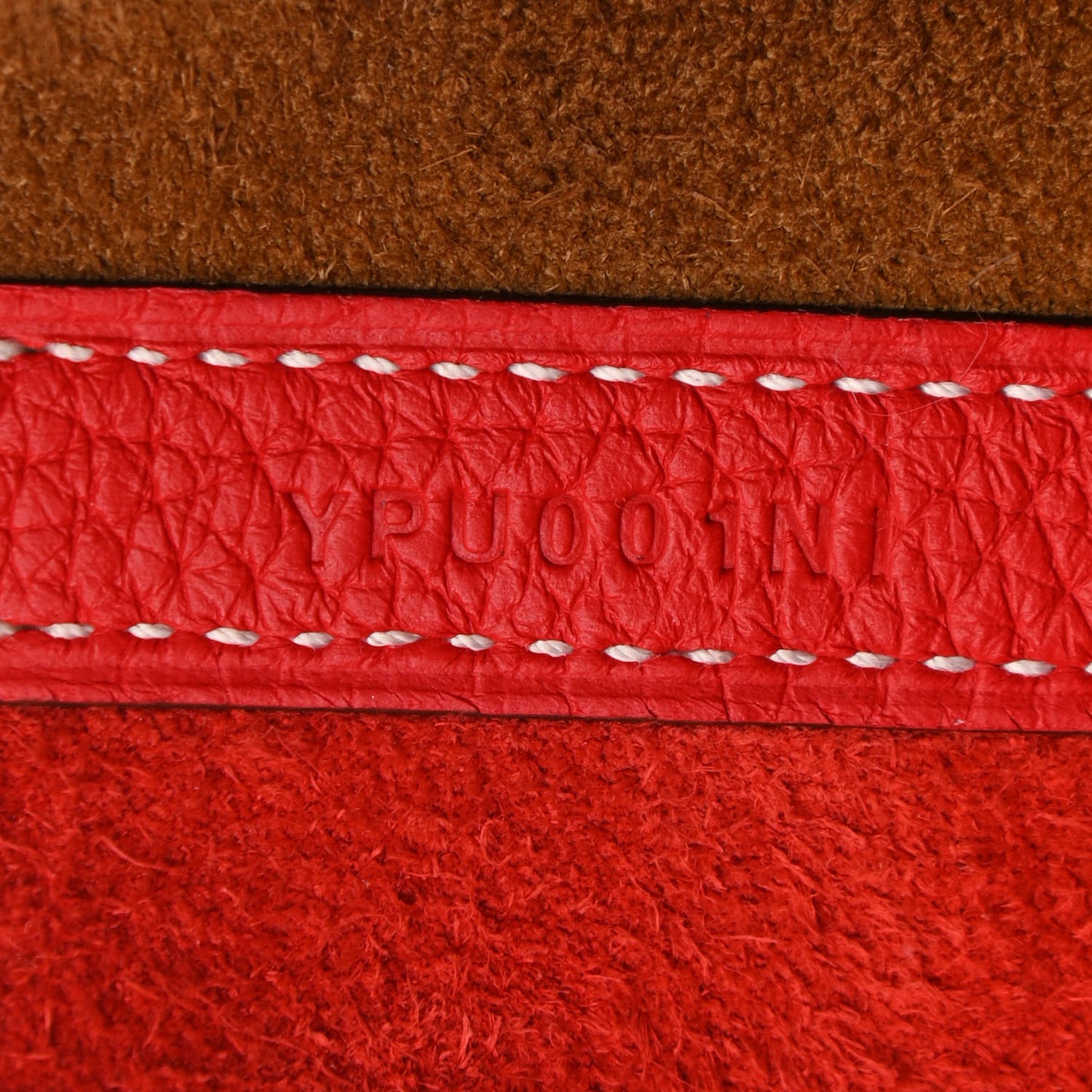 Taurillon Clemence Casaque Picotin Lock 22 MM Gold Rouge De Coeur