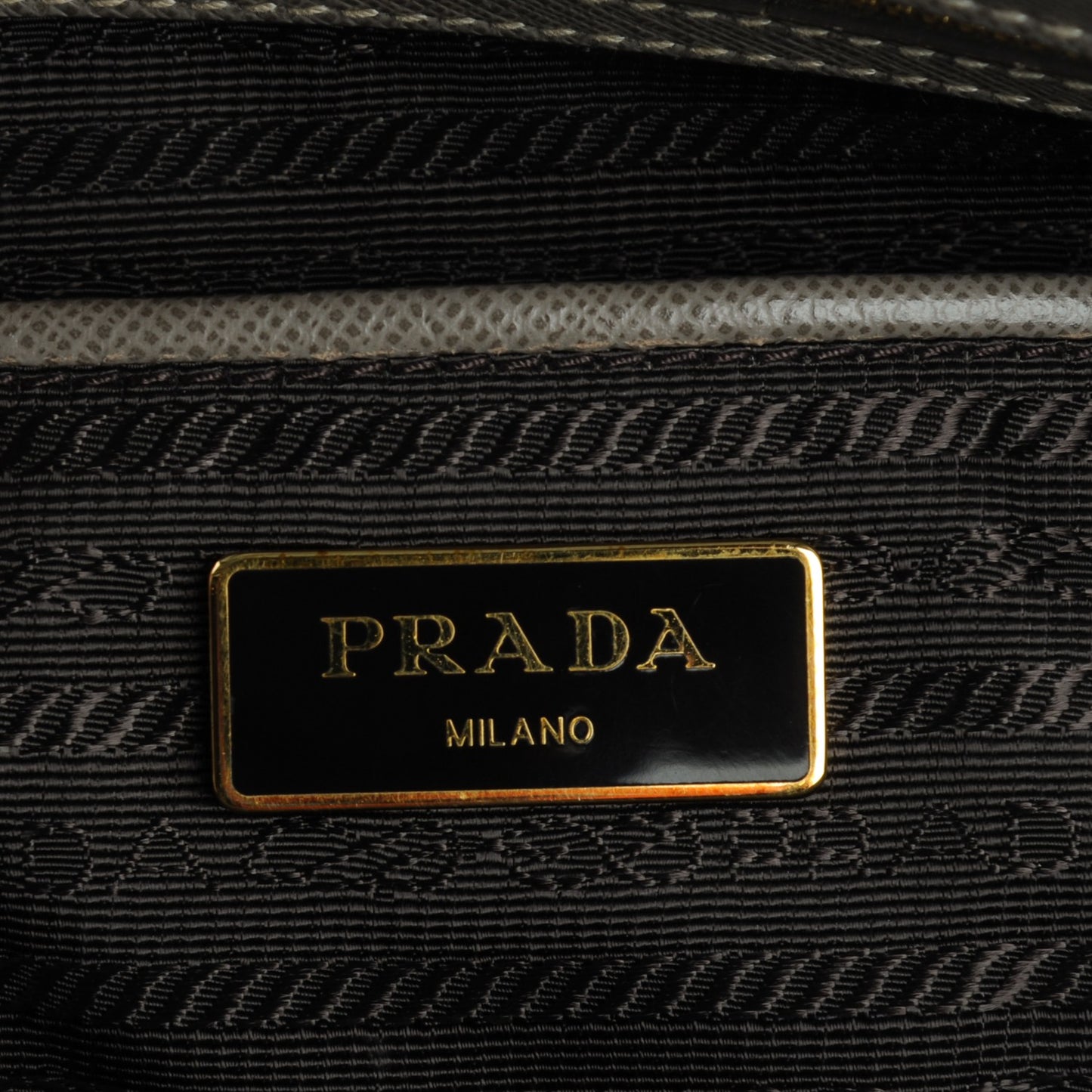 Saffiano Medium Galleria Double Zip Tote Argilla