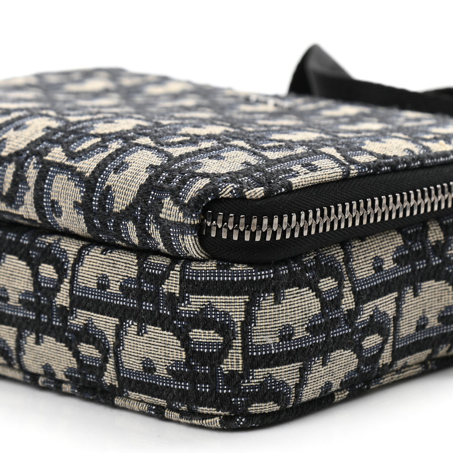 Oblique Pouch Beige Black