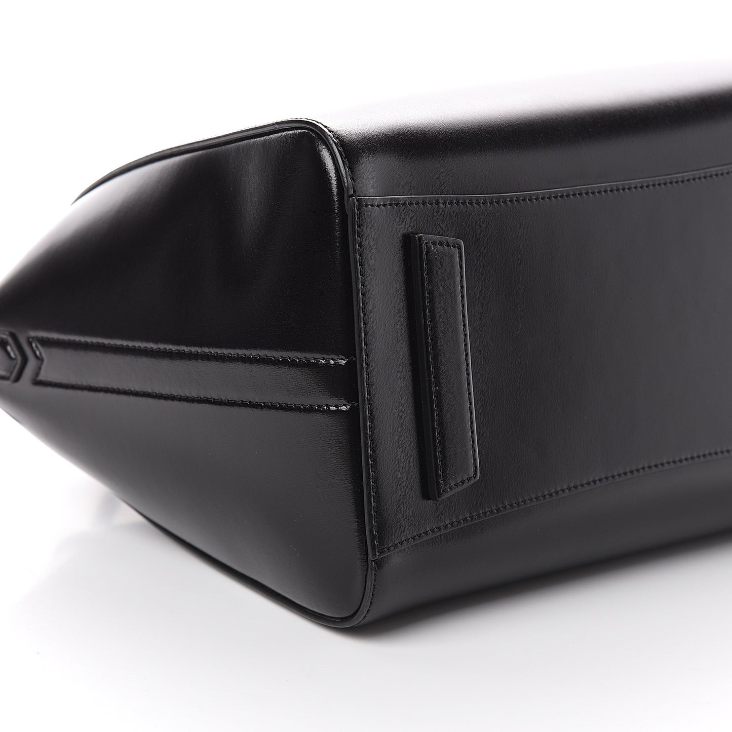 Shiny Lord Calfskin Medium Antigona Black