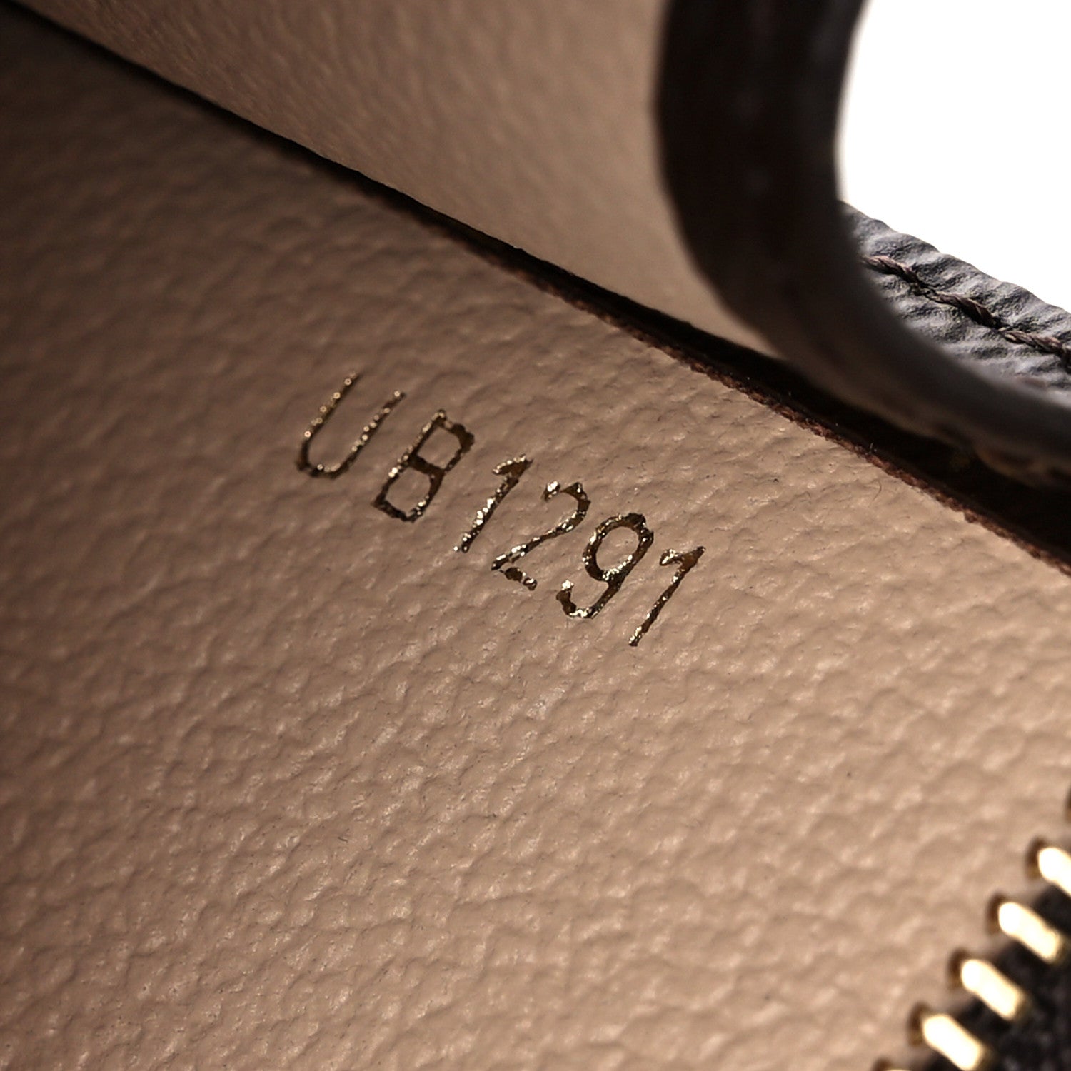 Louis Vuitton Monogram Toiletry Pouch 26 7 of 10