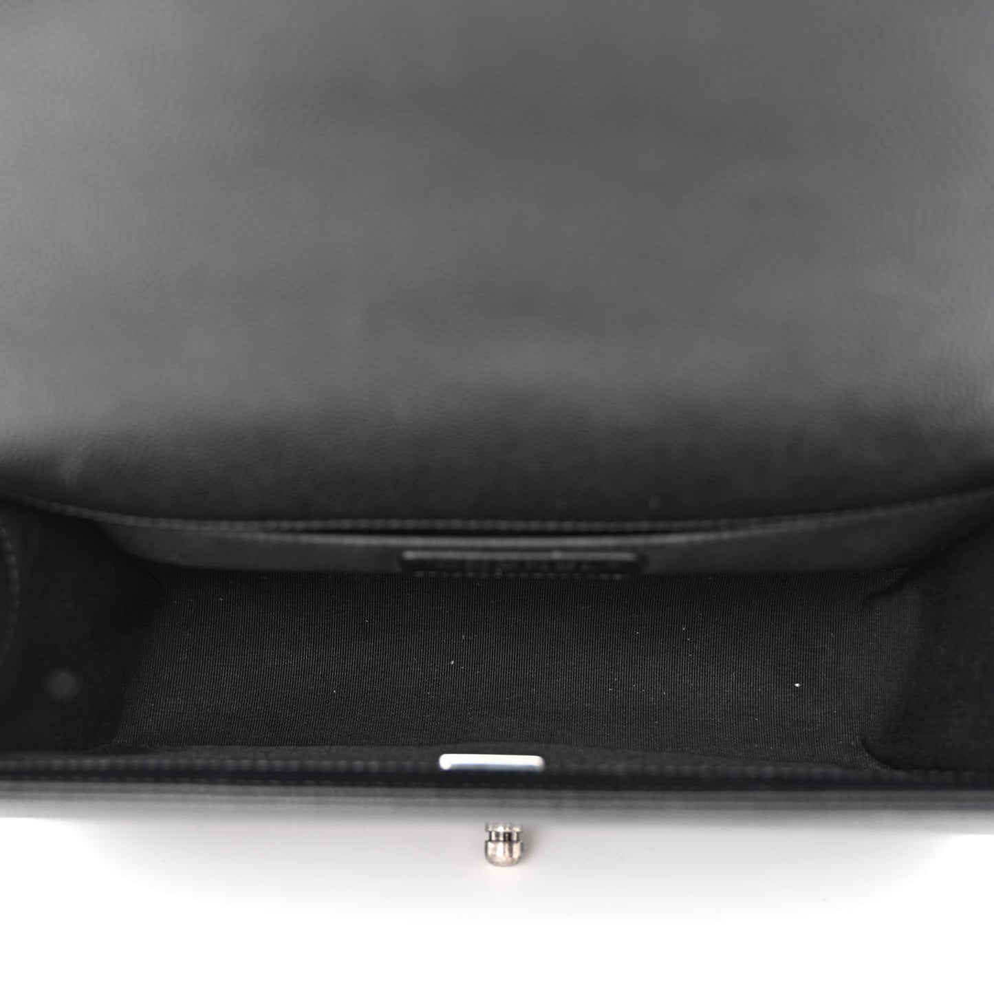 Caviar Quilted Medium Boy Flap Black
