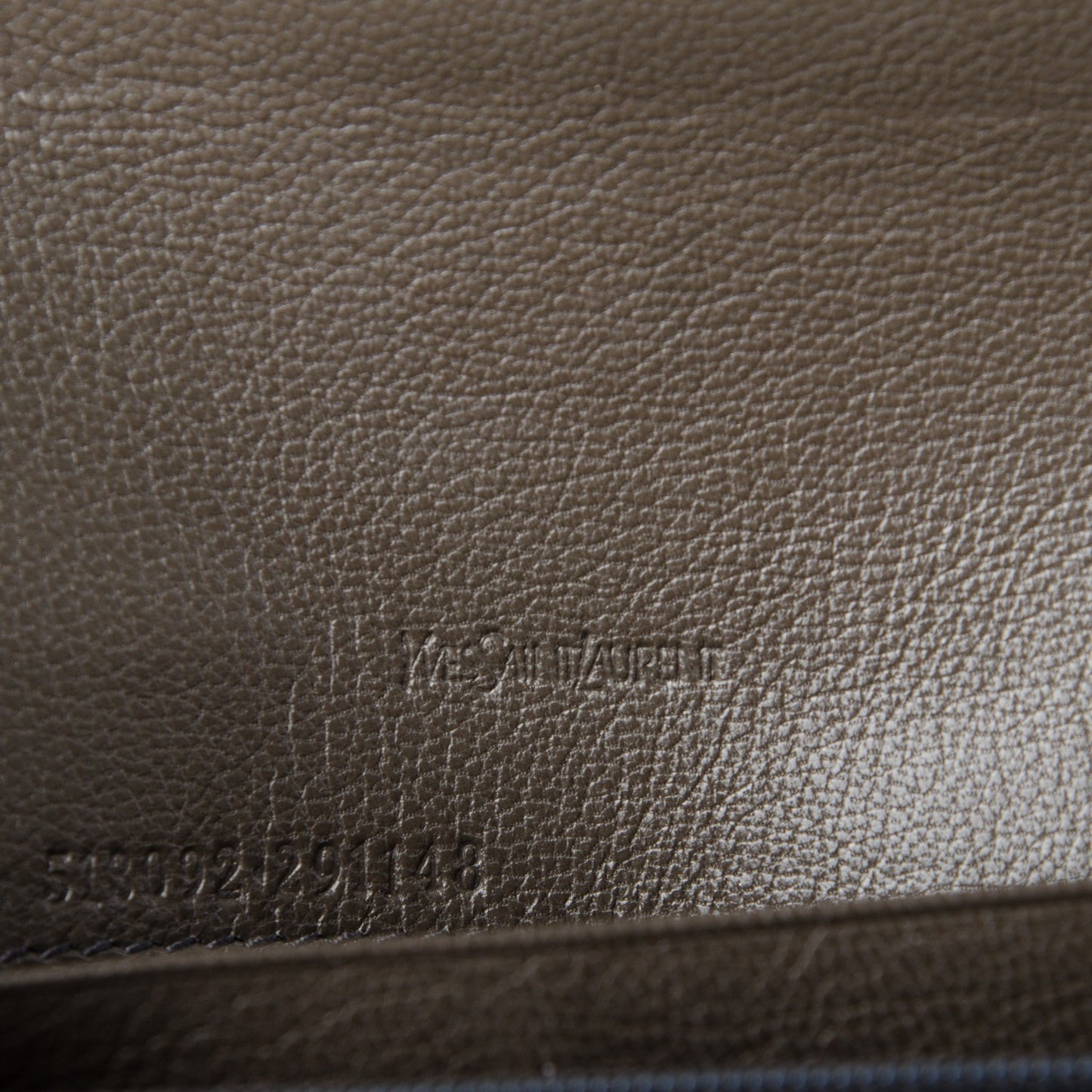 Chevre Belle de Jour Chain Wallet Grey