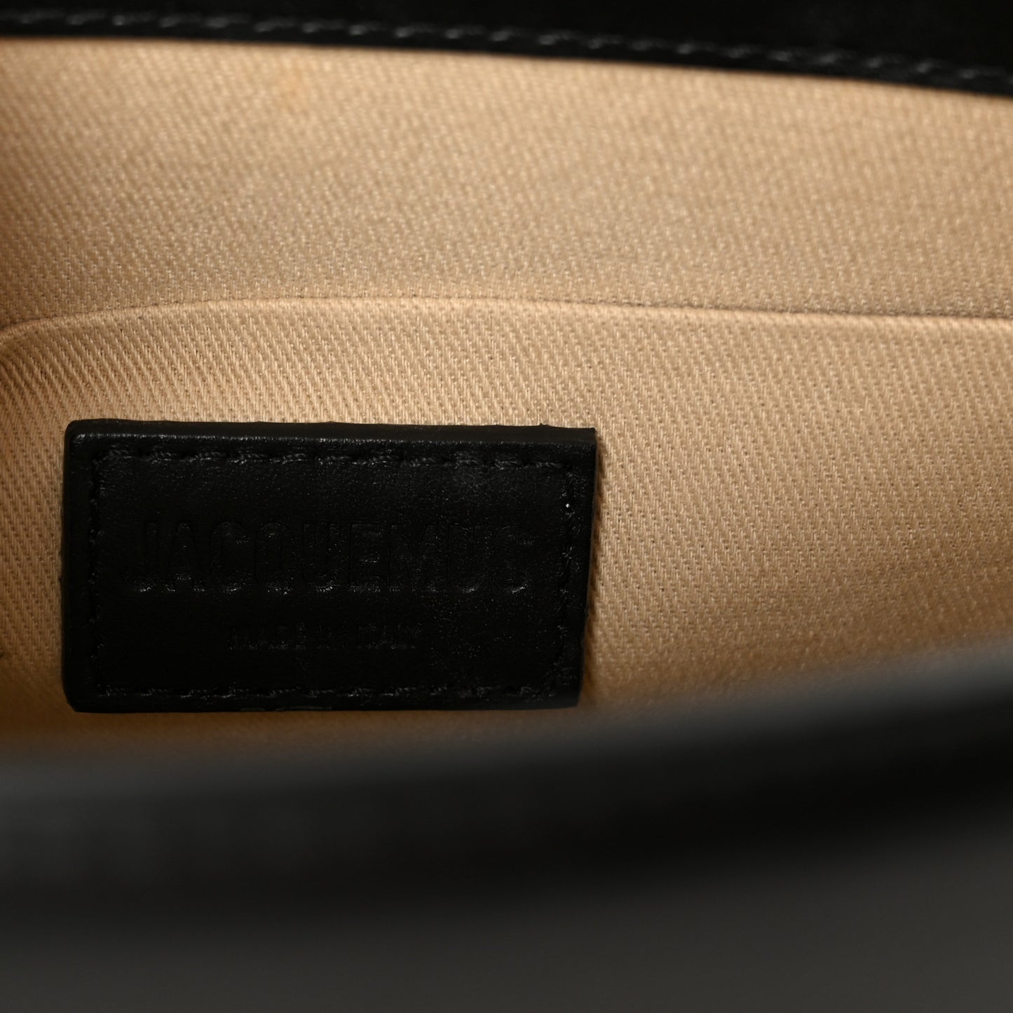 Smooth Calfskin Le Chiquito Moyen Black