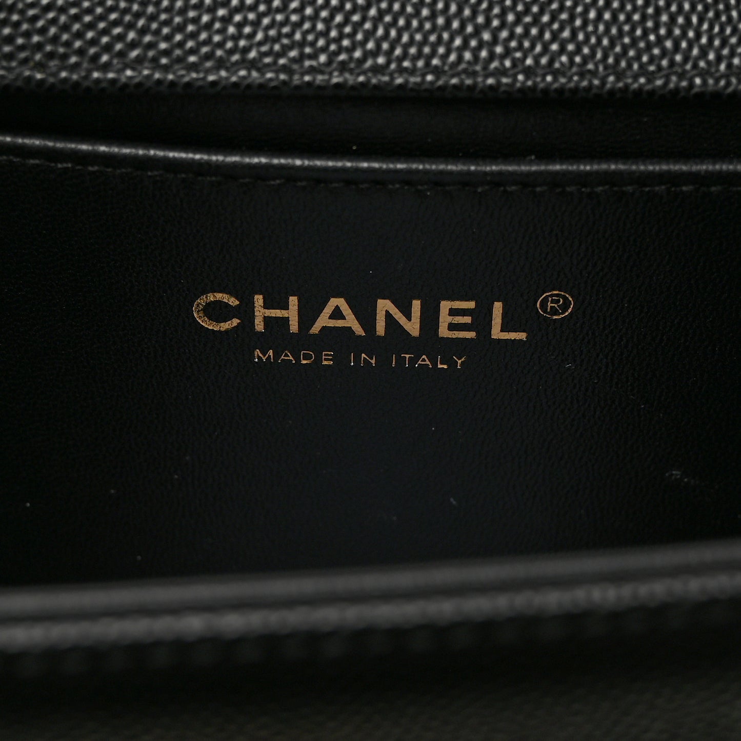 Caviar Quilted Medium Boy Flap Black