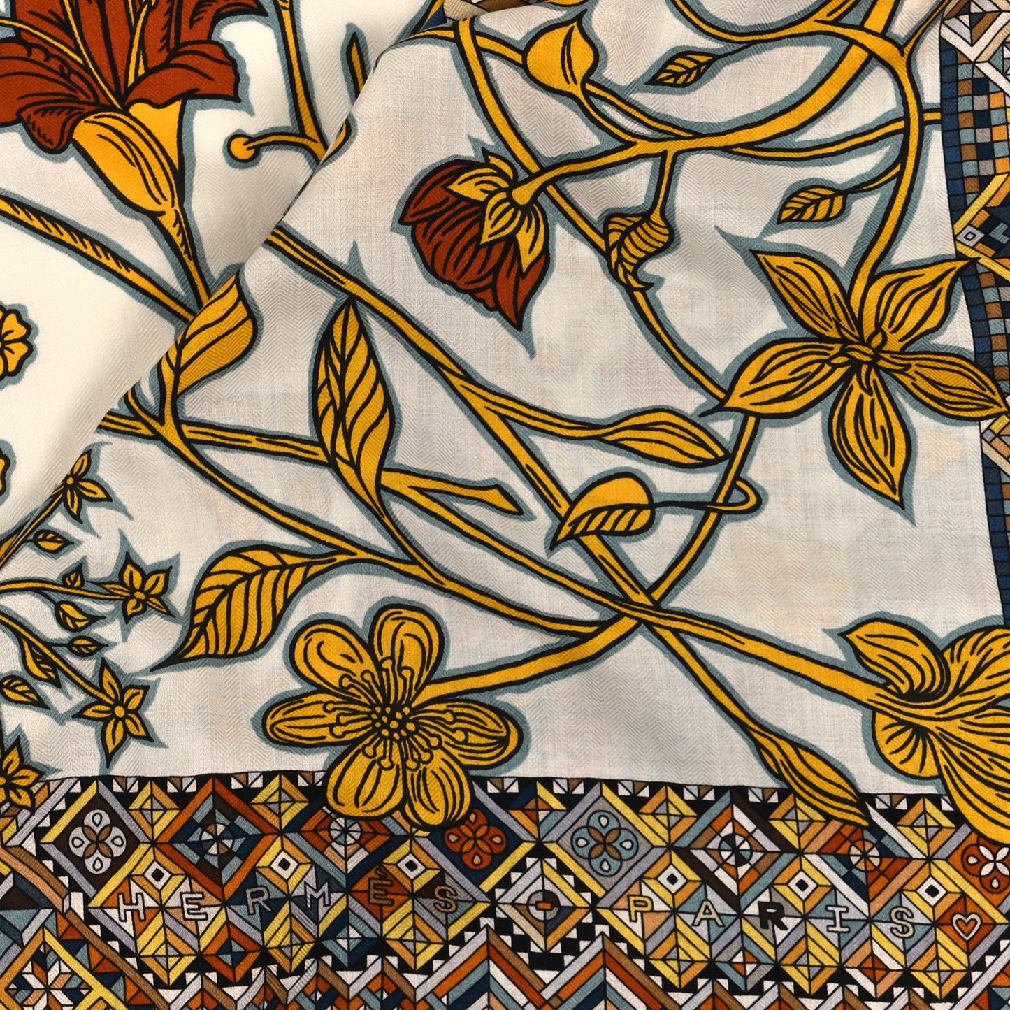 Cashmere Silk Le Jaguar Et Le Colibri Shawl 140 White Jaune D'or