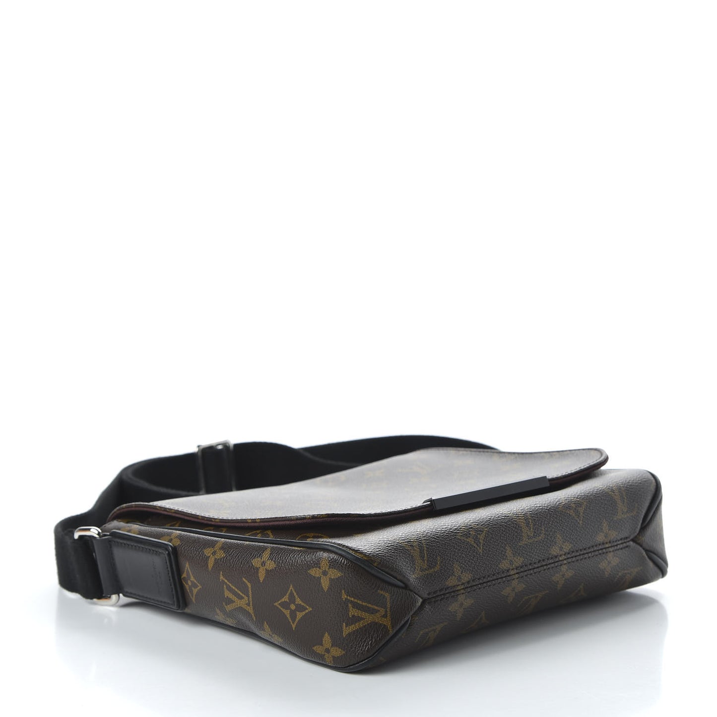 Monogram Macassar District PM