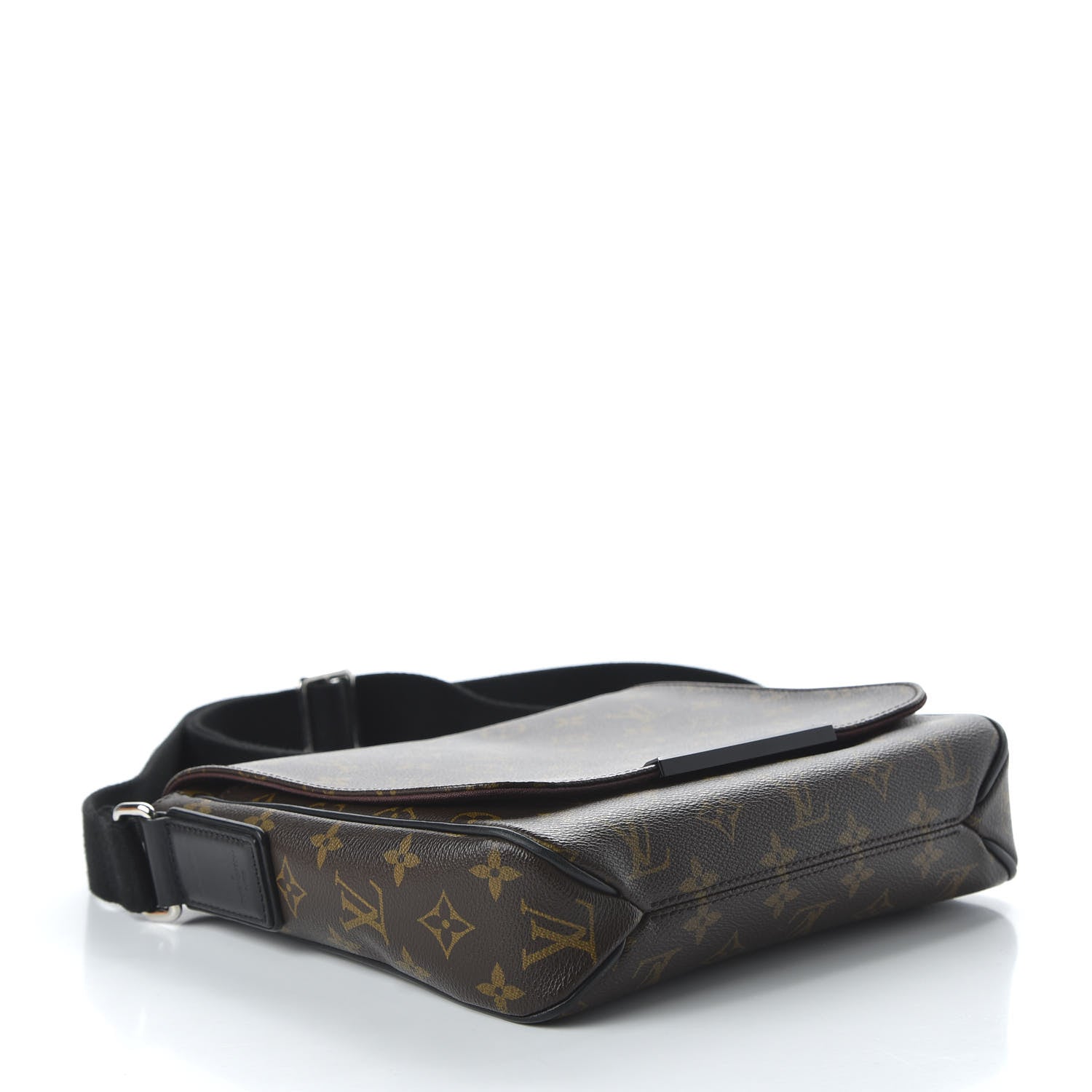 Louis Vuitton Monogram Macassar District PM 4 of 10