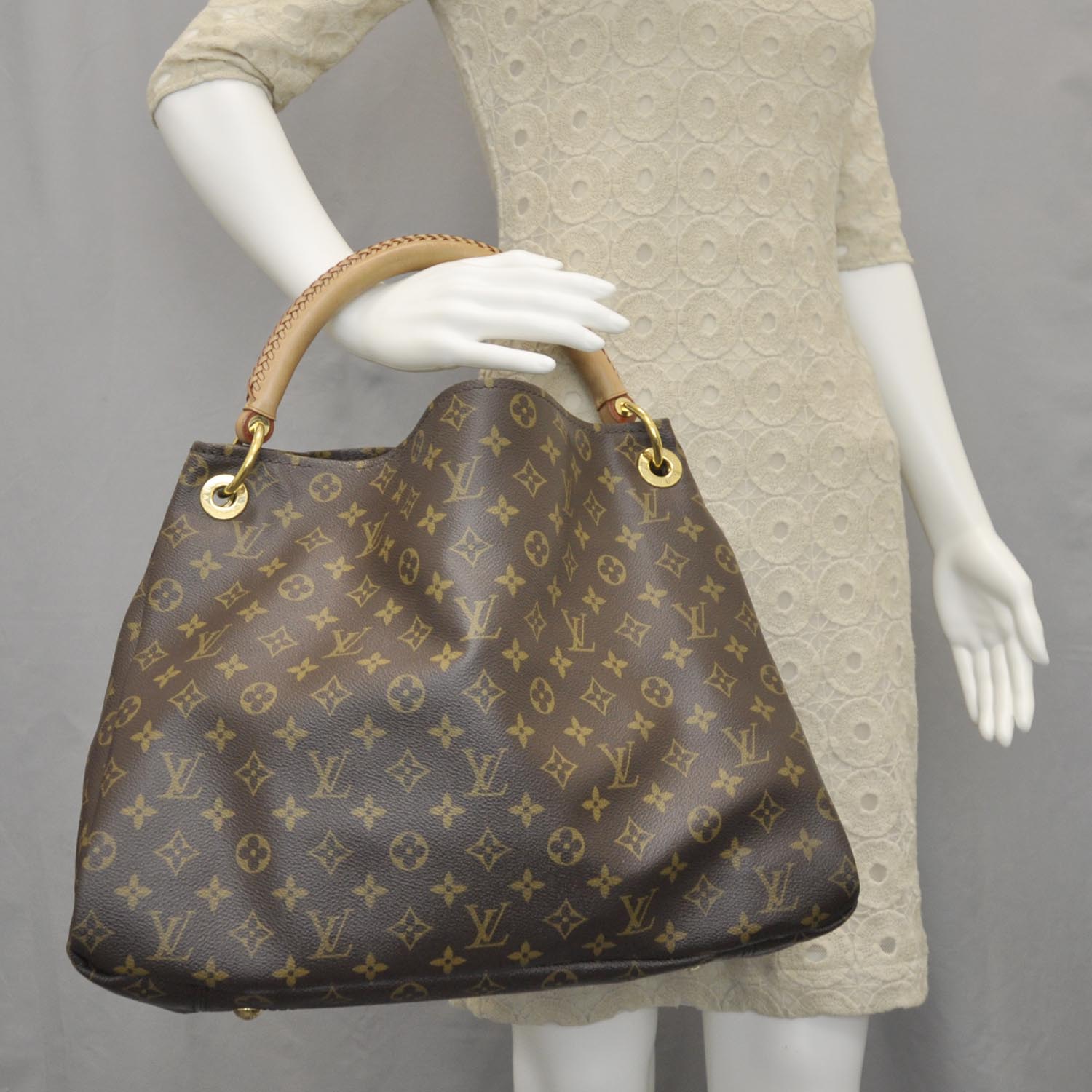 Louis Vuitton Monogram Artsy MM 2 of 10