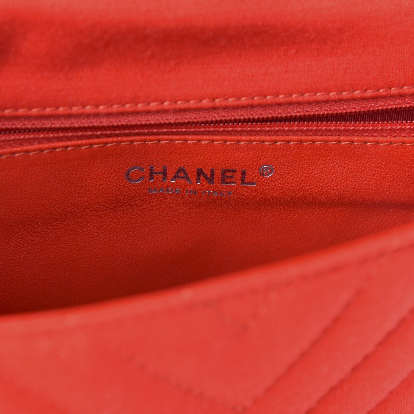 Jersey Chevron Quilted Medium Single Flap Red