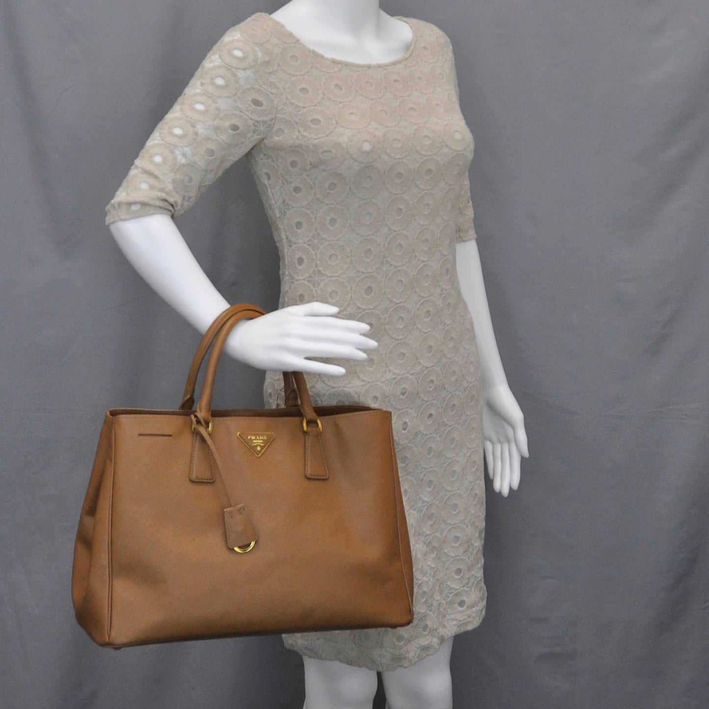 Saffiano Lux Tote Caramel