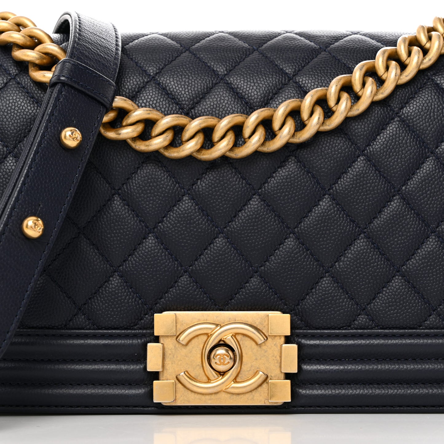 Caviar Quilted Medium Boy Flap Navy