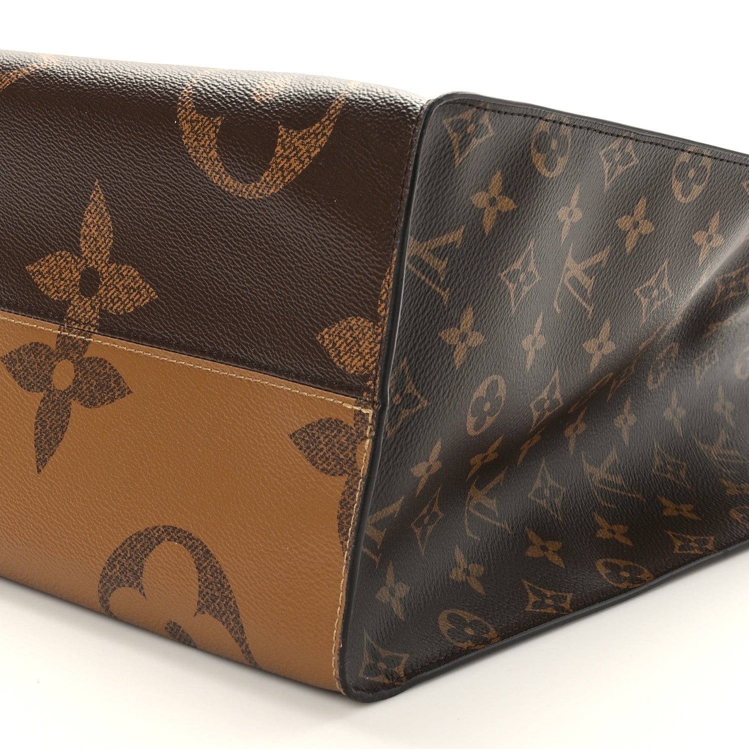 Louis Vuitton Reverse Monogram Giant Onthego GM 8 of 8