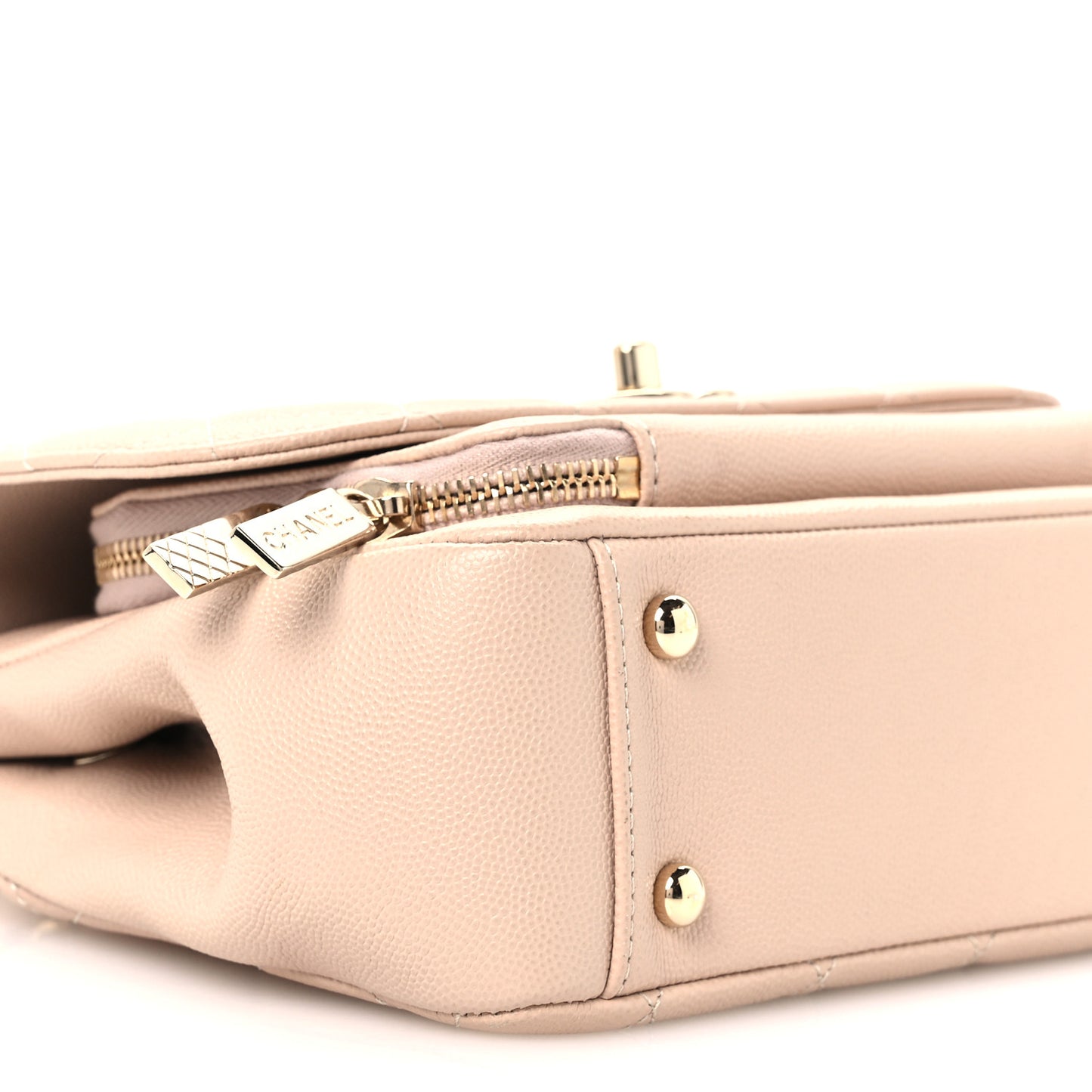Caviar Quilted Medium Business Affinity Flap Beige