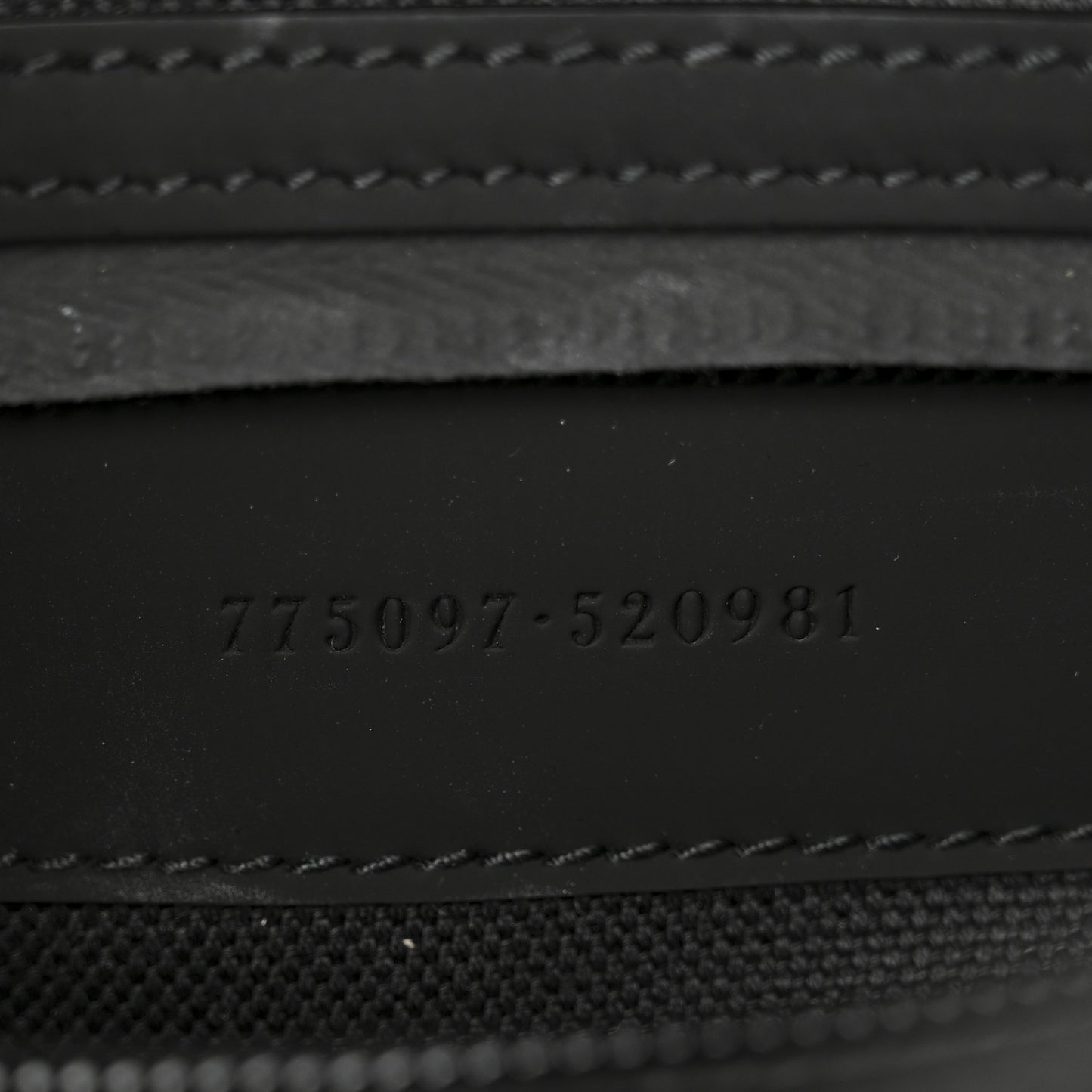 Rubber Effect Calfskin GG Medium Messenger Bag Black
