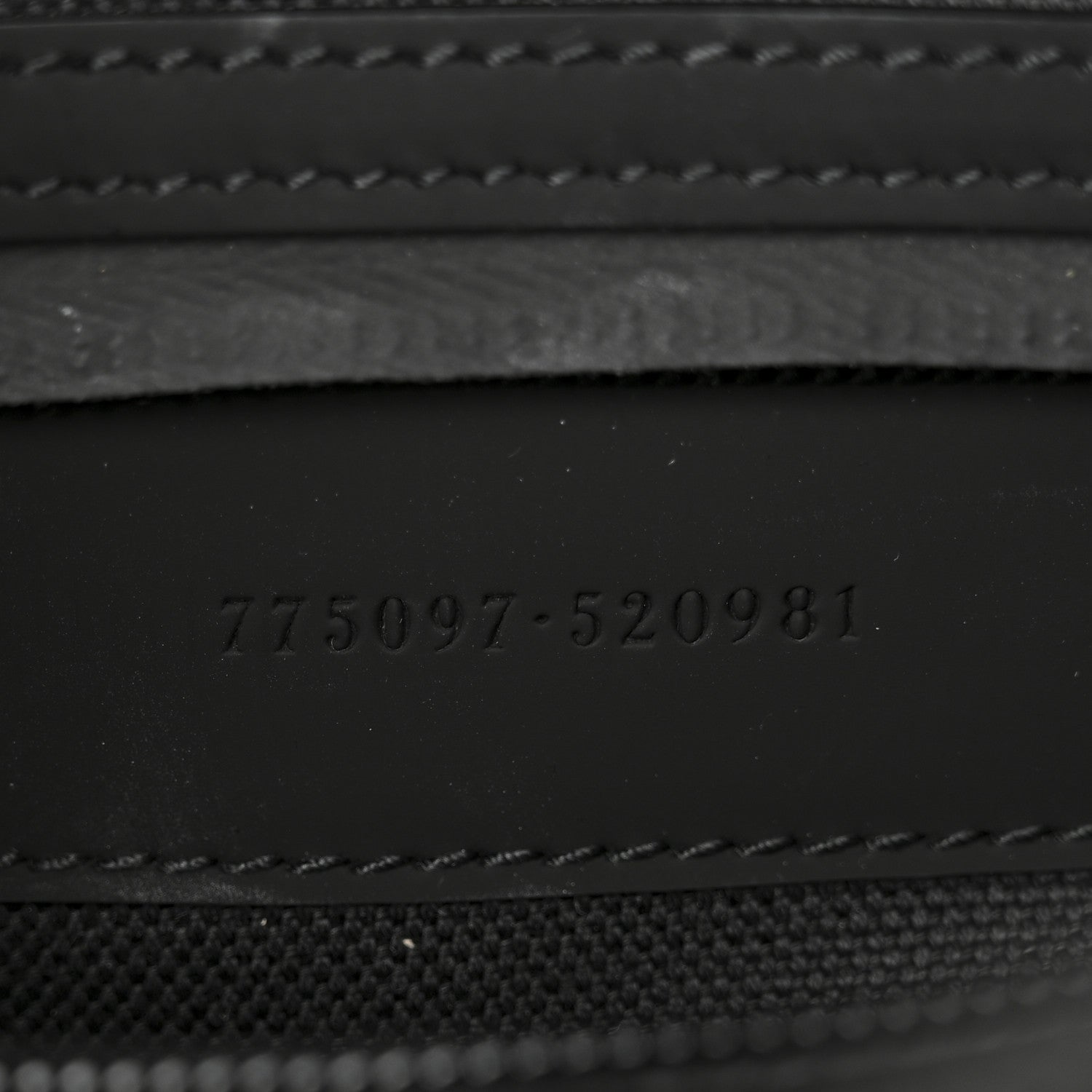 Gucci Rubber Effect Calfskin GG Medium Messenger Bag Black 7 of 10