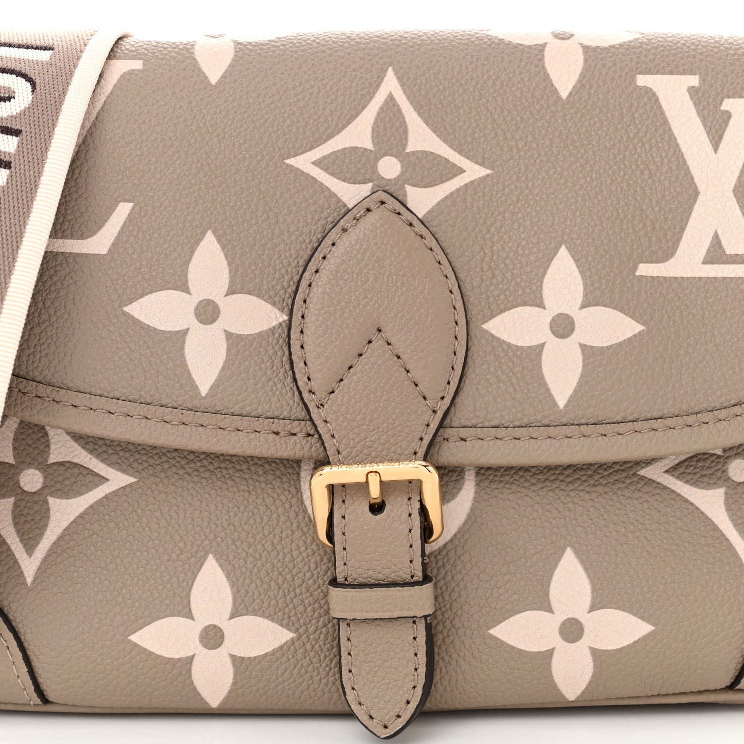 Louis Vuitton Empreinte Monogram Giant Diane Tourterelle Creme 7 of 9