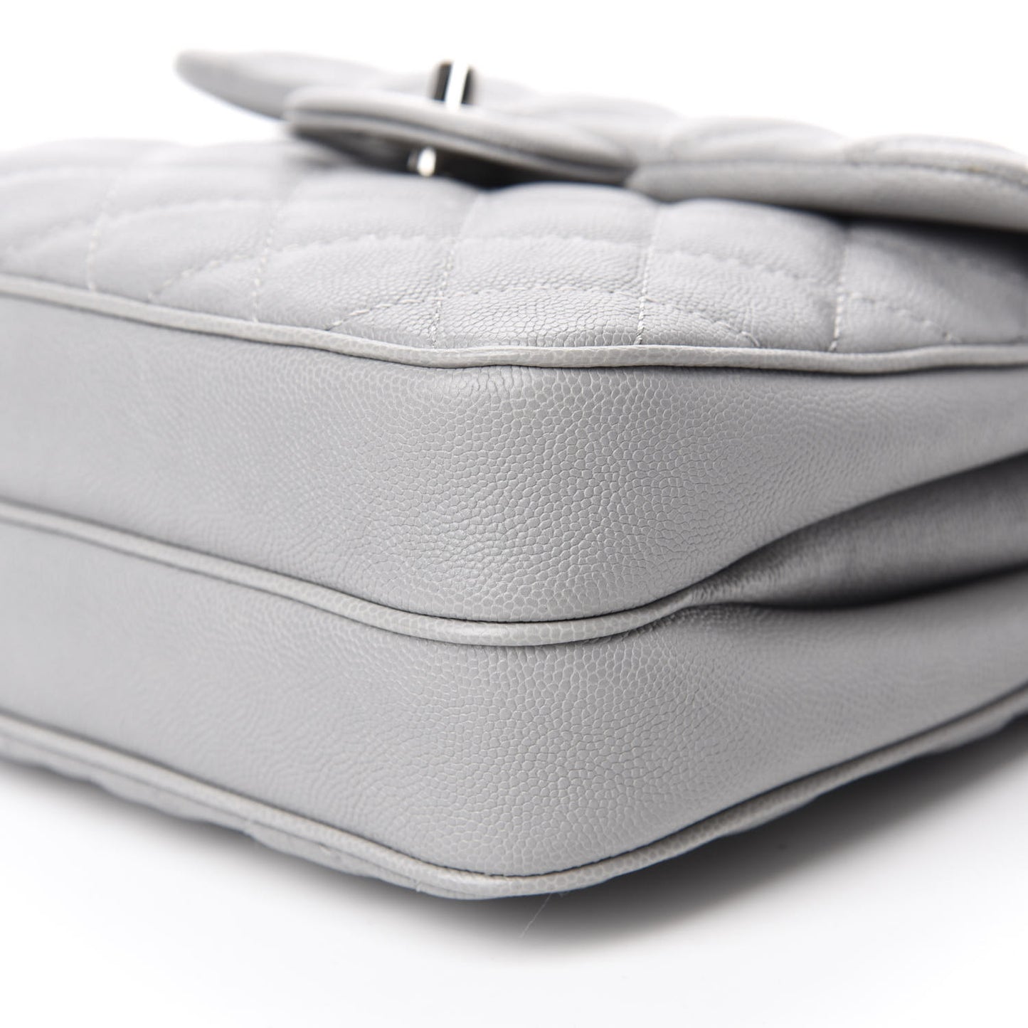 Caviar Quilted Medium Urban Companion Flap Grey