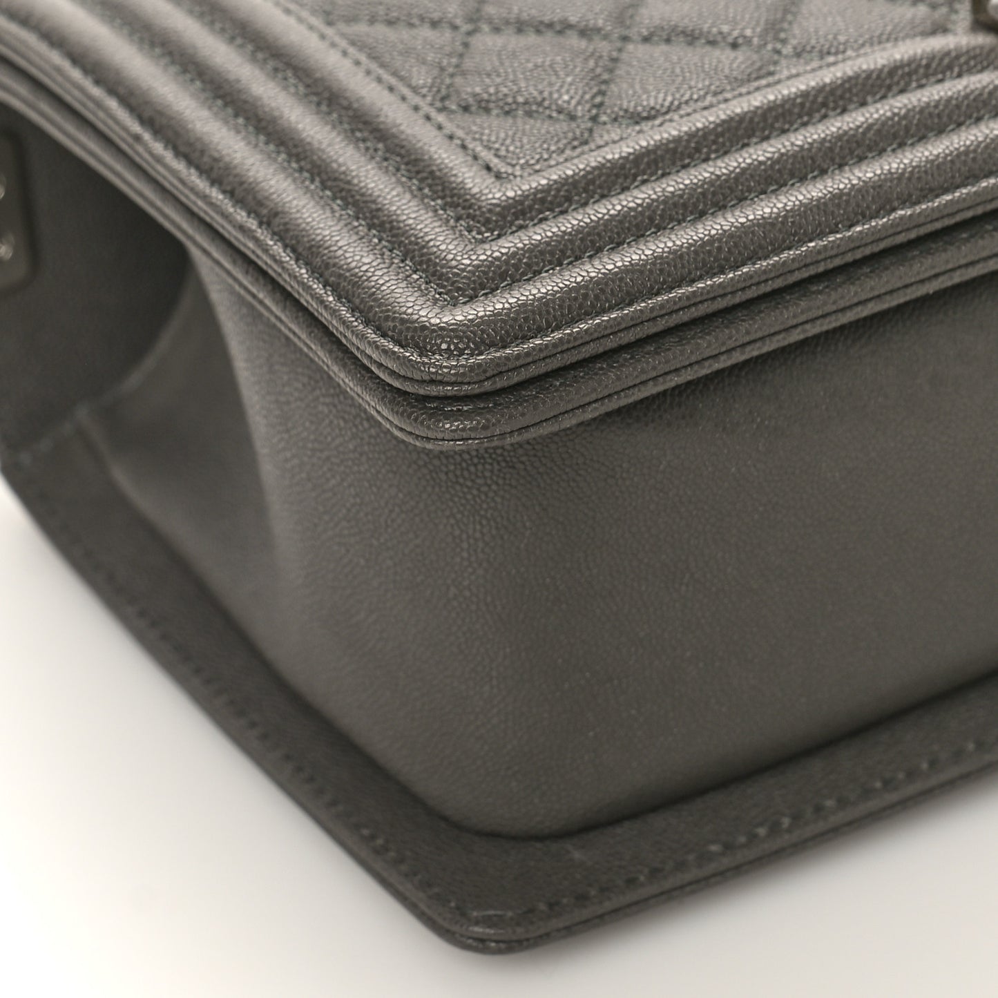 Caviar Quilted Medium Boy Flap Grey