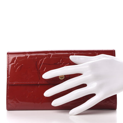 Louis Vuitton Vernis Sarah Wallet Pomme D'Amour 2 of 9