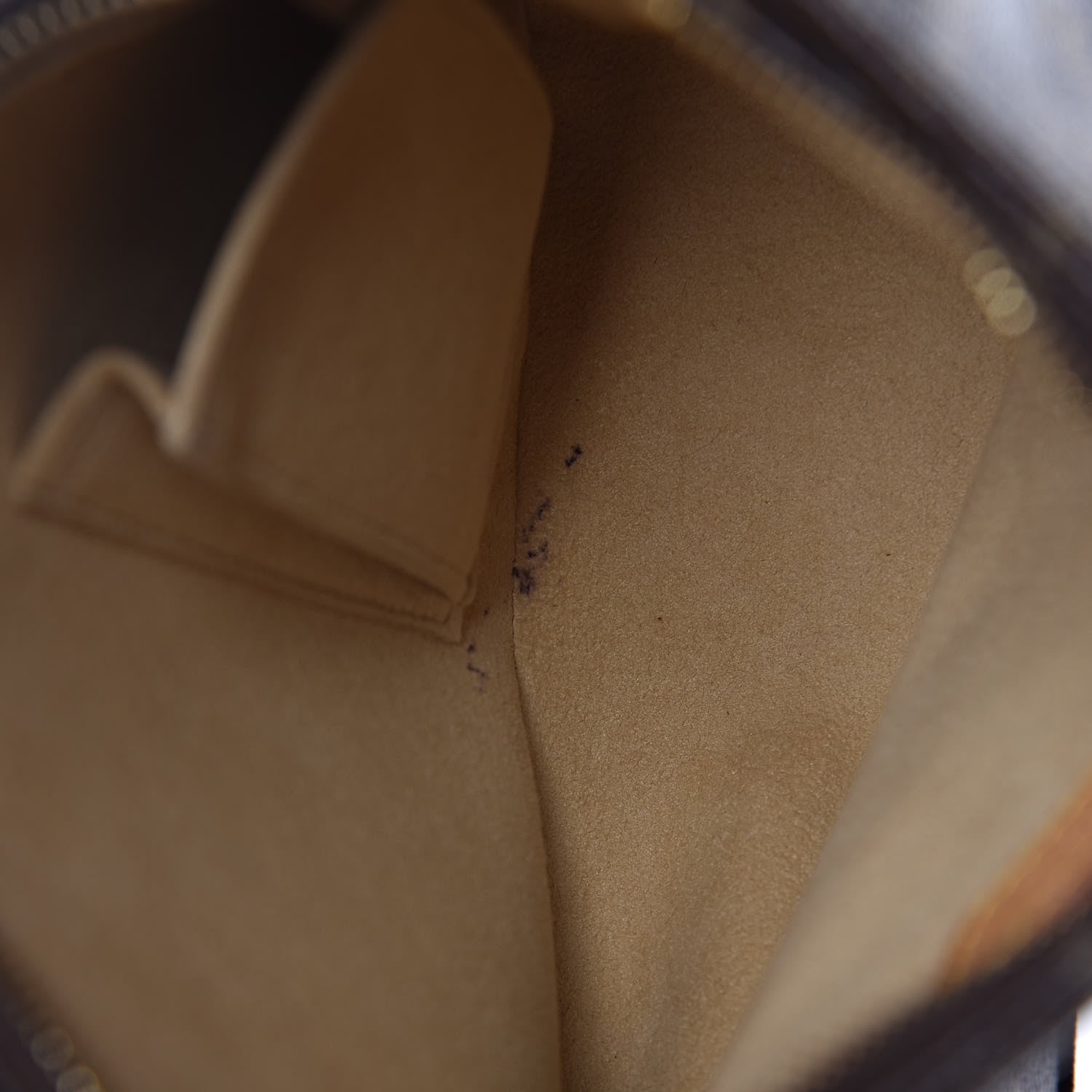 Louis Vuitton Monogram Looping MM 8 of 17