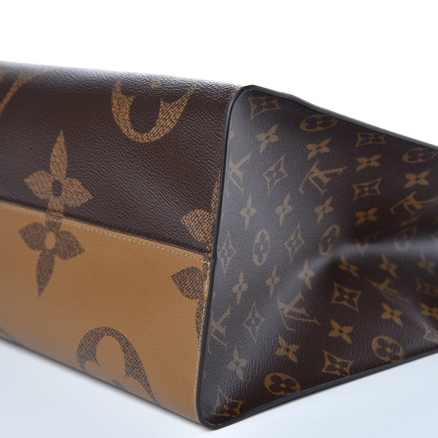 Reverse Monogram Giant Onthego GM