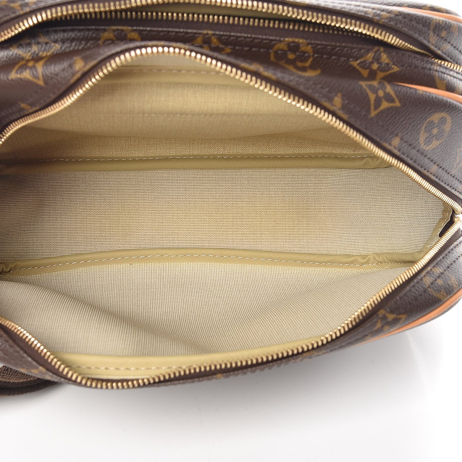 Louis Vuitton Monogram Reporter PM 6 of 9