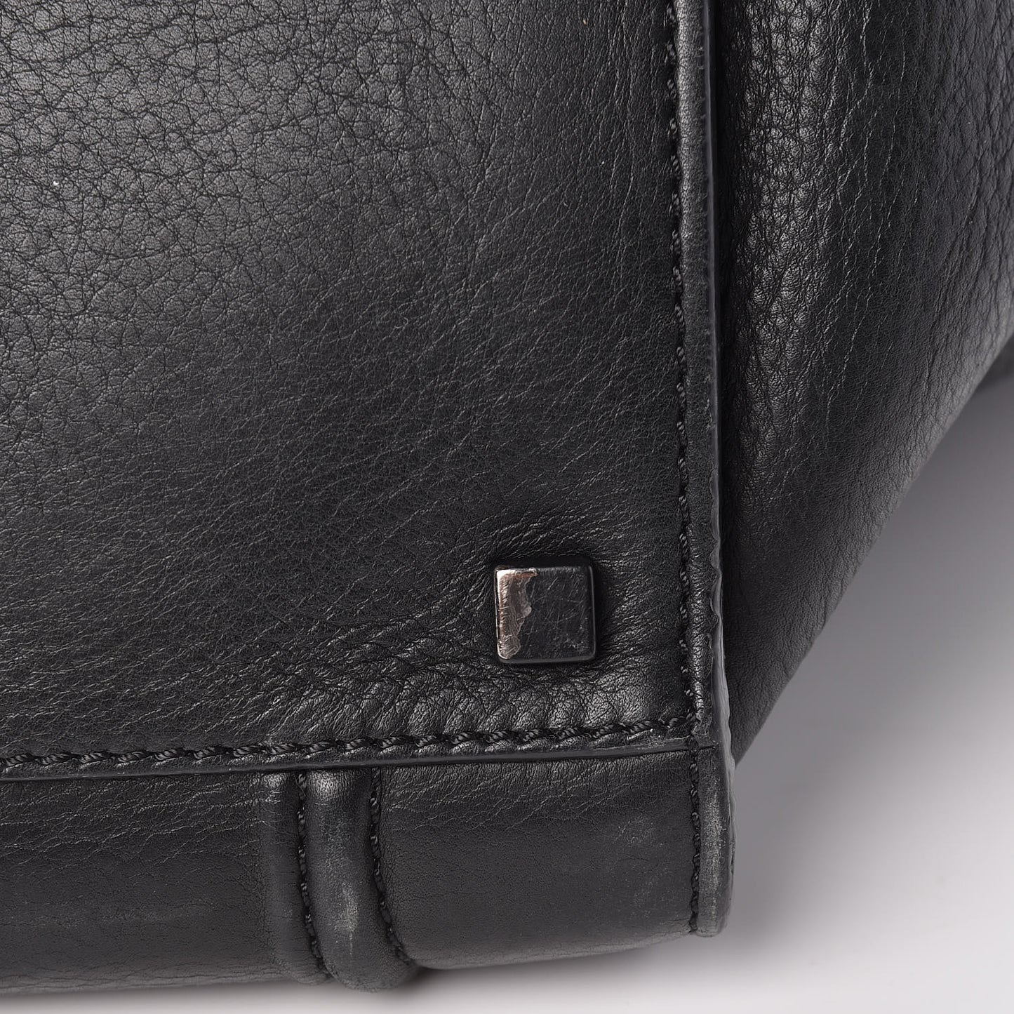Smooth Calfskin Medium Phantom Luggage Black