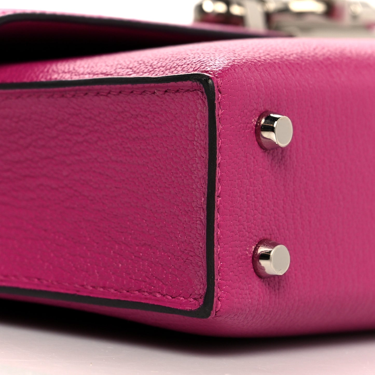 Chevre Mysore Mini Verrou Chaine Bag Rose Pourpre