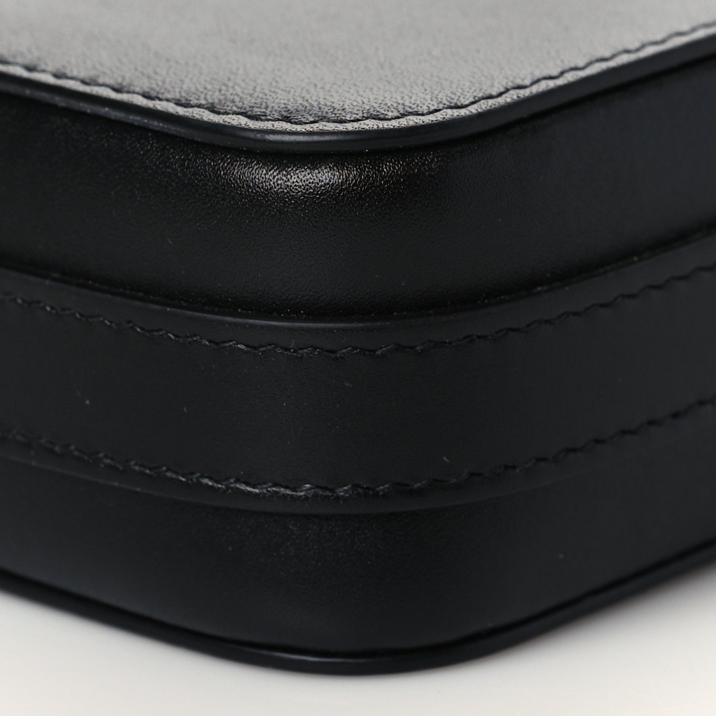 Smooth Calfskin Vertical Pouch Black