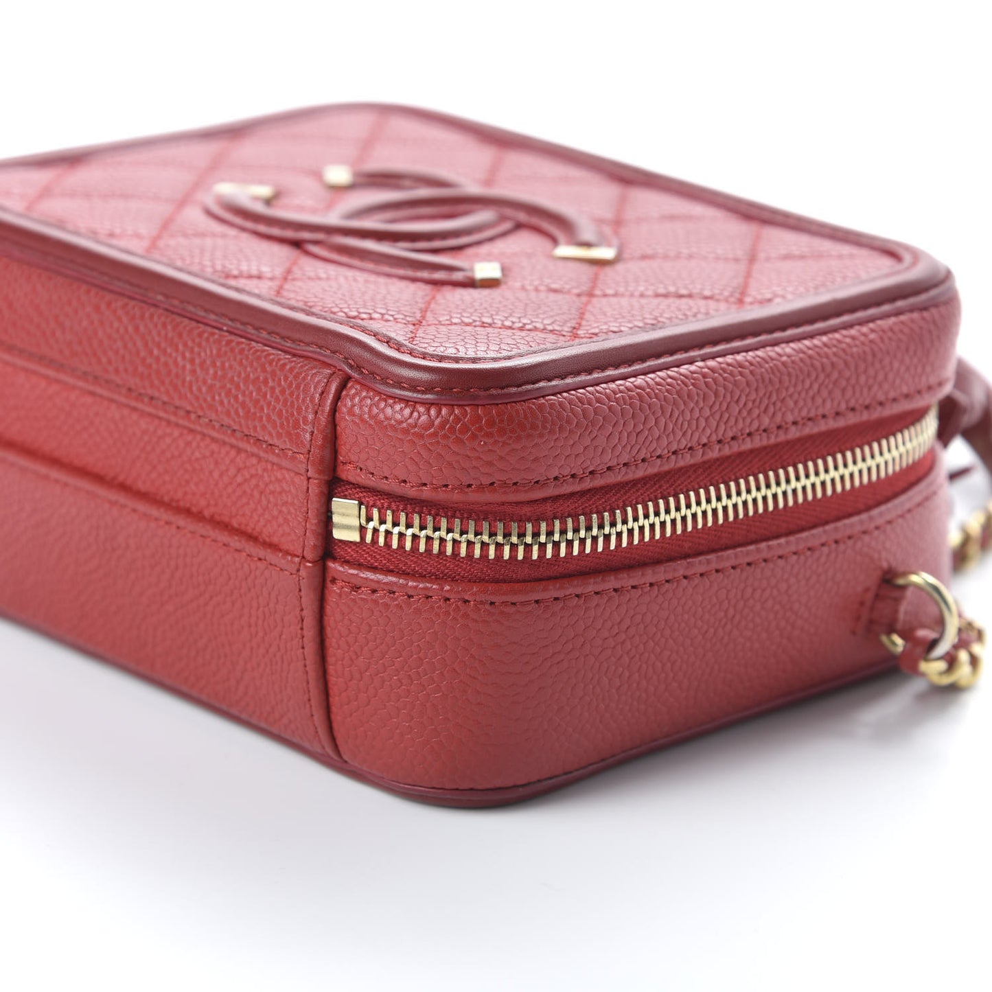 Caviar Quilted Small CC Filigree Vanity Case Red