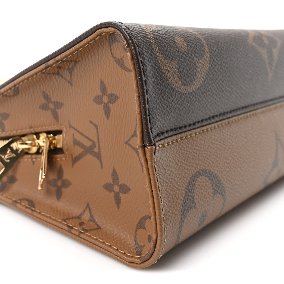 Louis Vuitton Reverse Monogram Giant OnTheGo East West 7 of 9