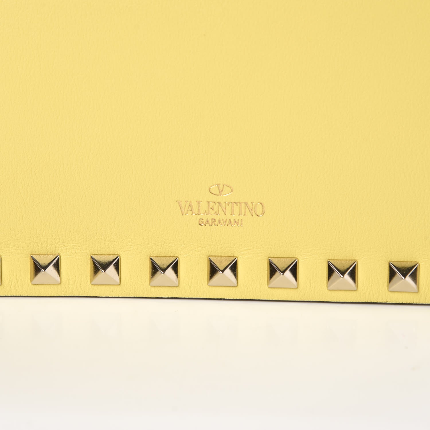 Valentino Garavani Calfskin Rockstud Wallet on Chain Light Yellow 9 of 10