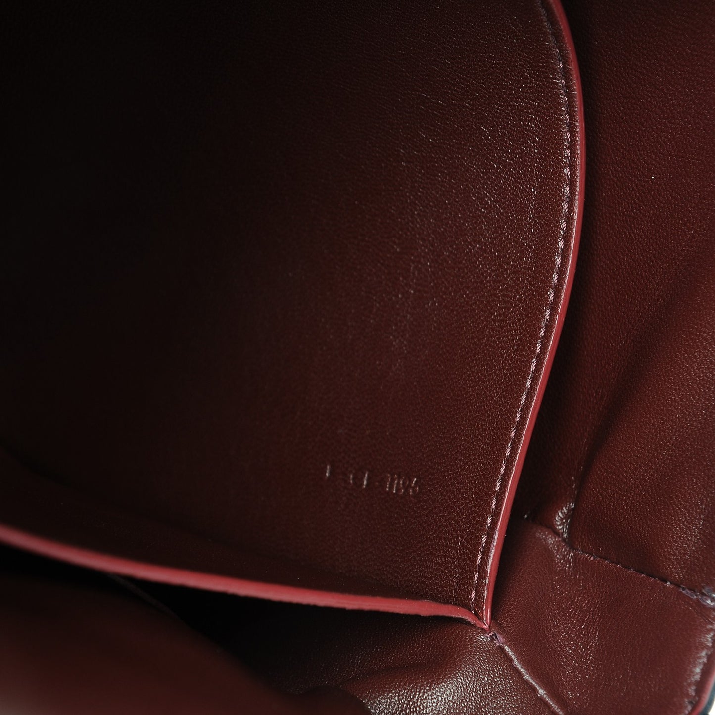 Natural Calfskin Medium Trotteur Burgundy