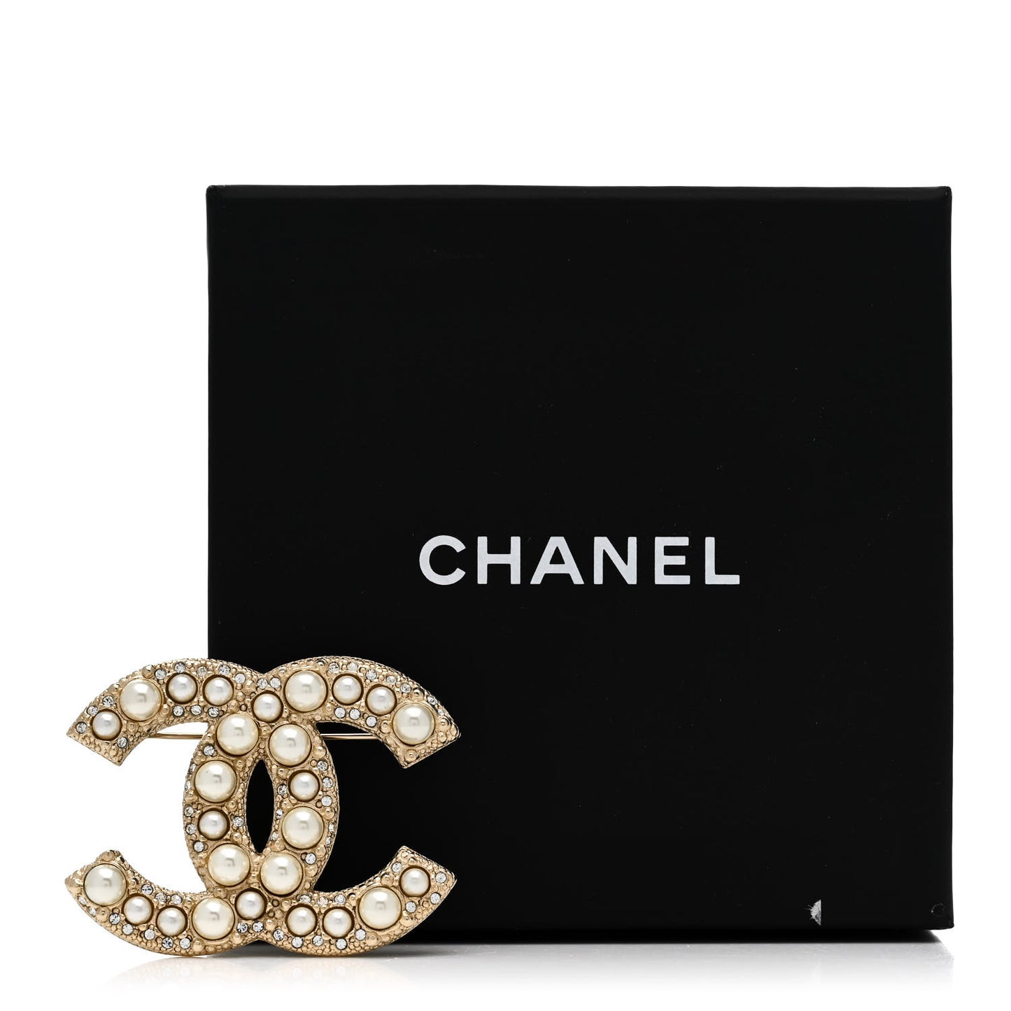 Metal Crystal Graduated Pearl CC Brooch Gold