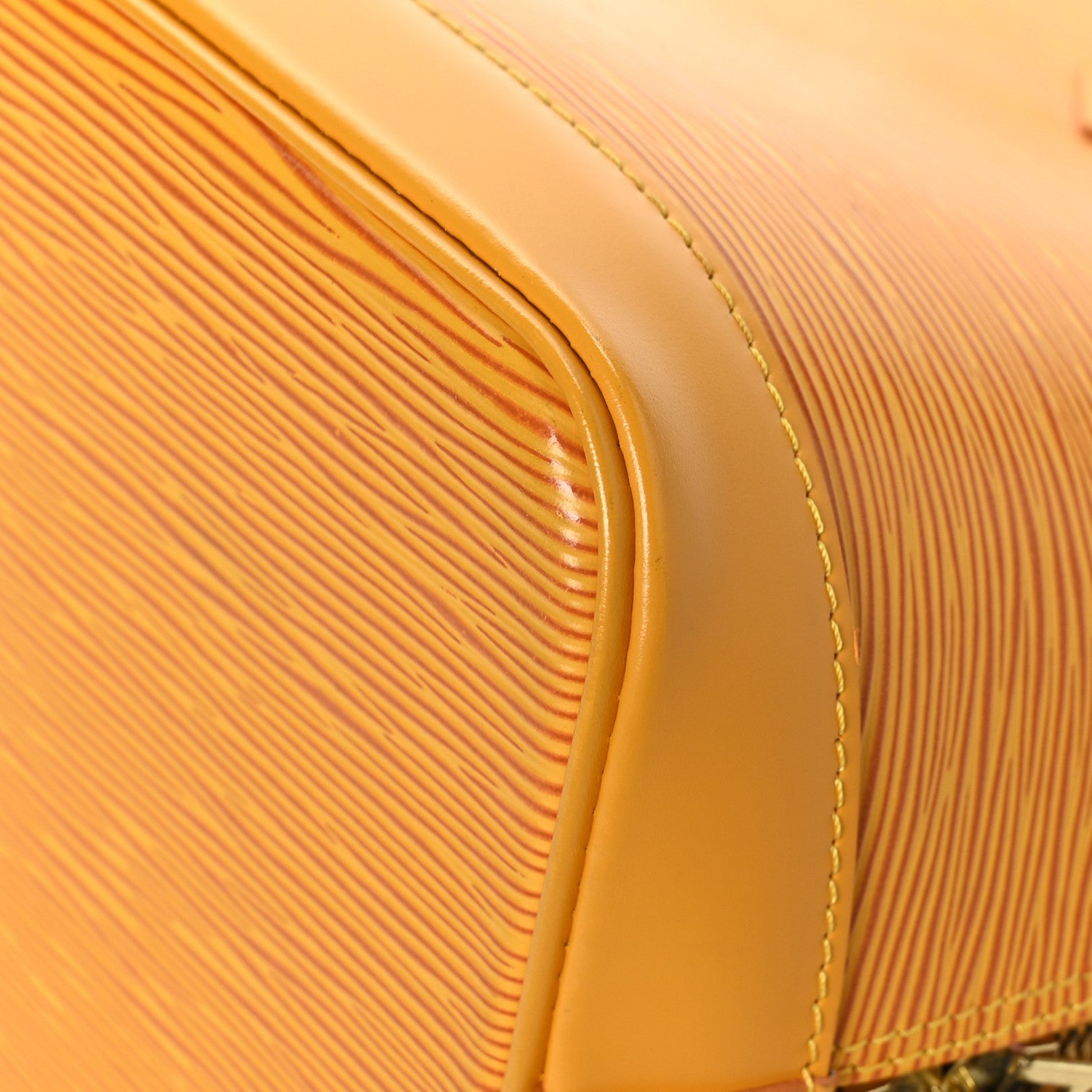 Louis Vuitton Epi Alma PM Tassil 11 of 12