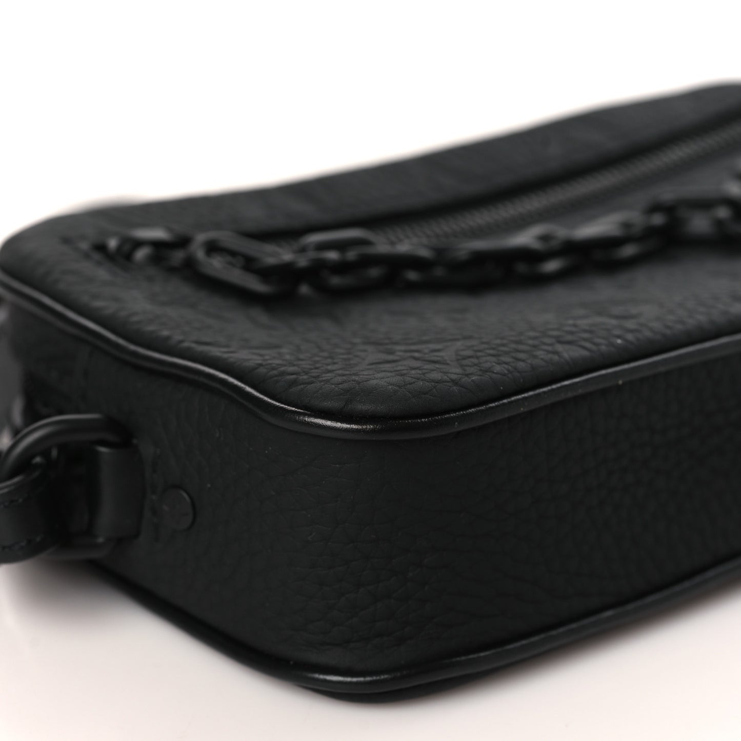 Taurillon Monogram Pochette Volga Black