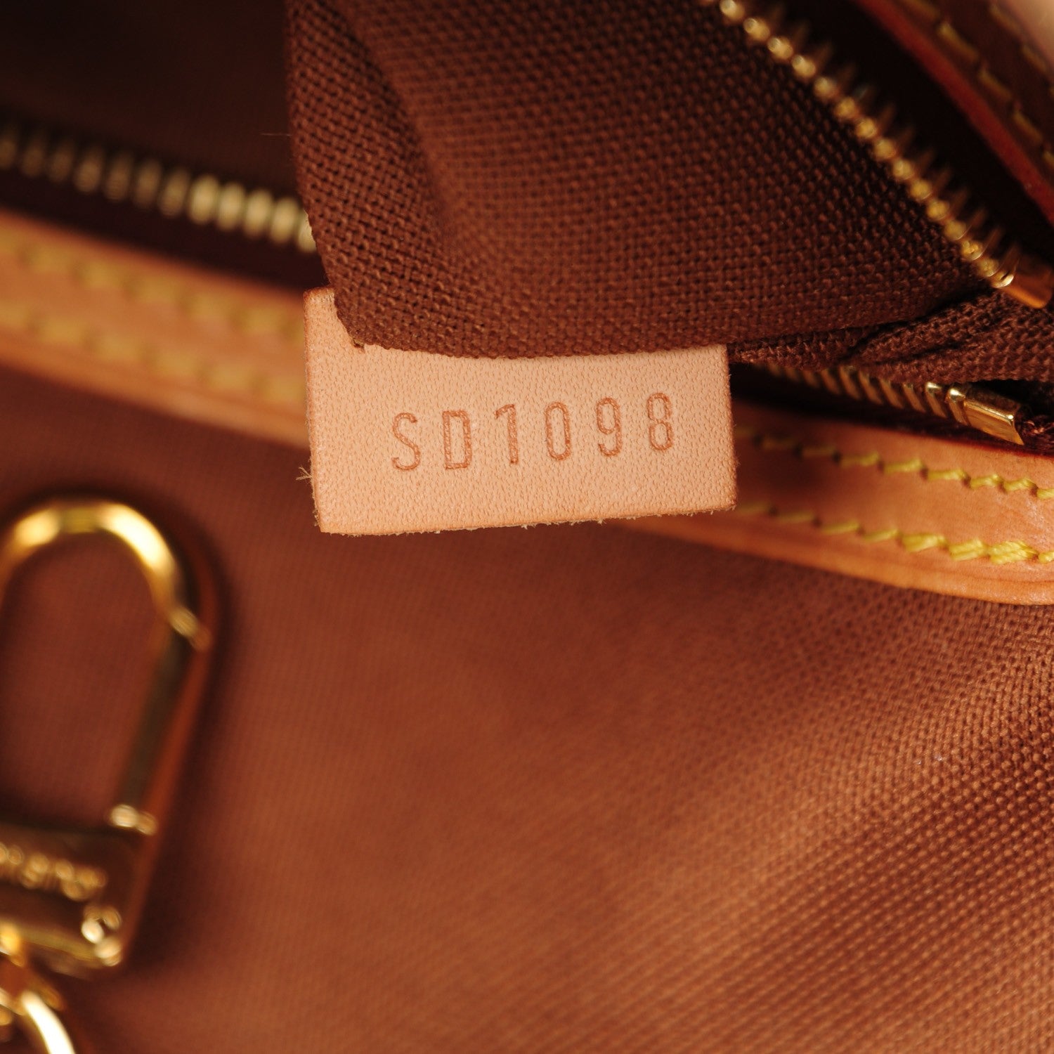 Louis Vuitton Monogram Batignolles Vertical 7 of 8