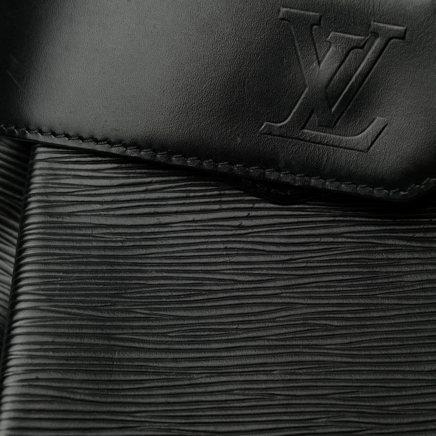 Louis Vuitton Epi Sac D'epaule Black 13 of 18