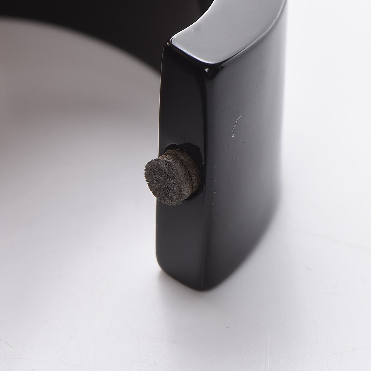 Resin Coco Cuff Black White