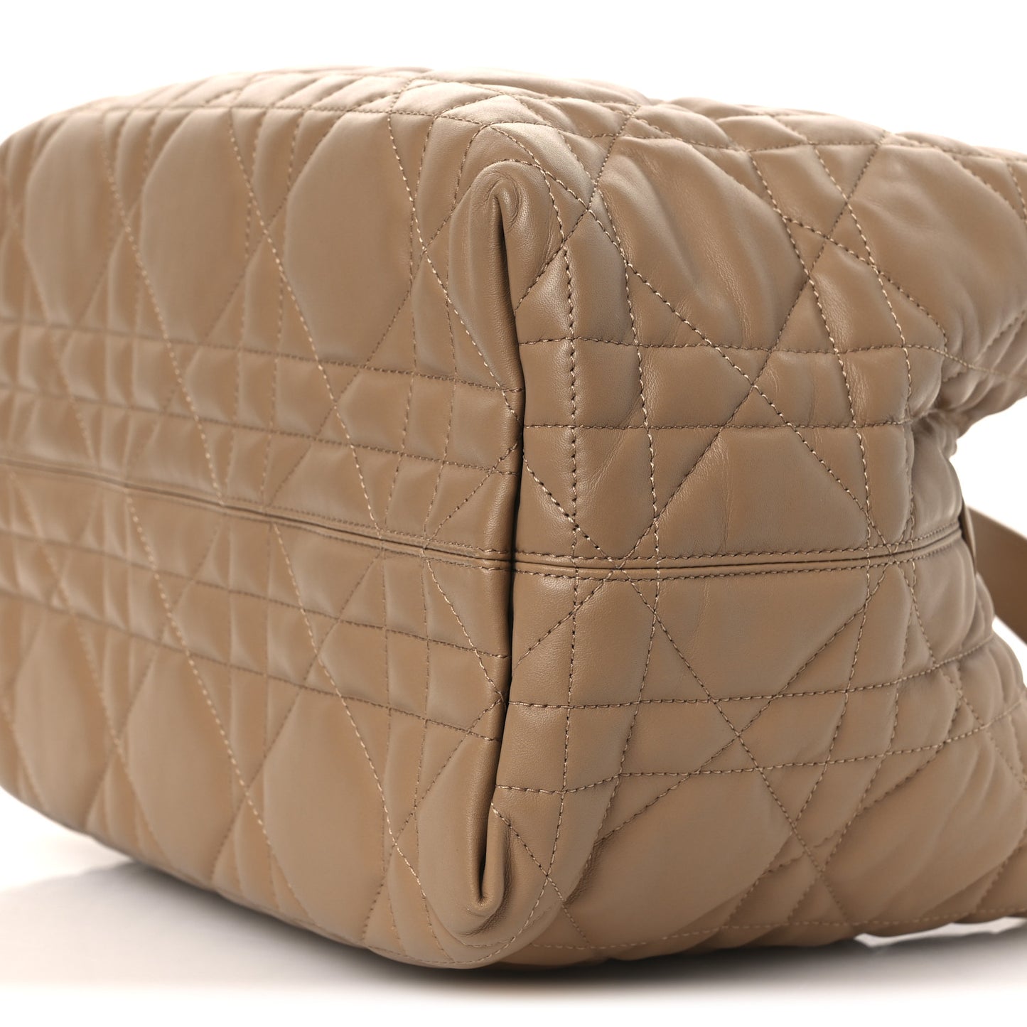 Calfskin Macrocannage Medium Toujours Tan