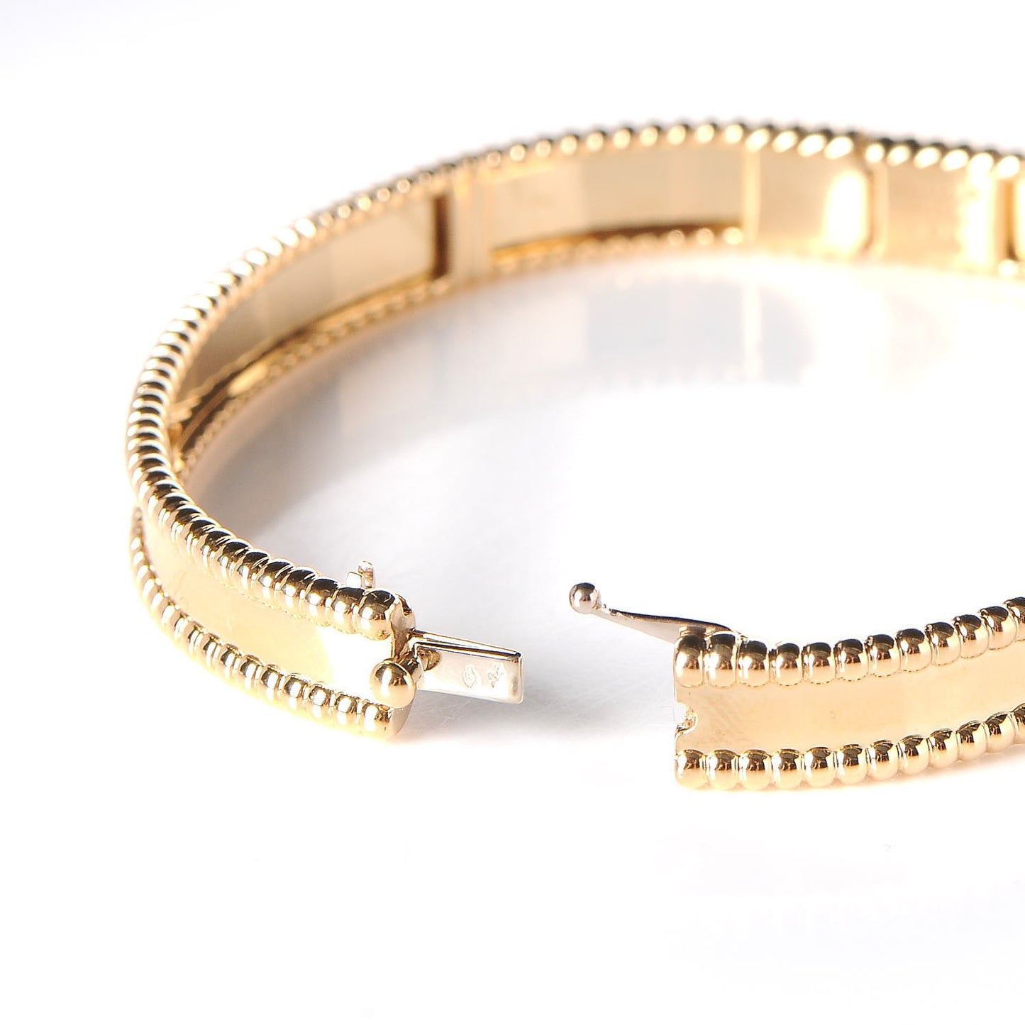 18K Yellow Gold Perlee Signature Bangle Bracelet M