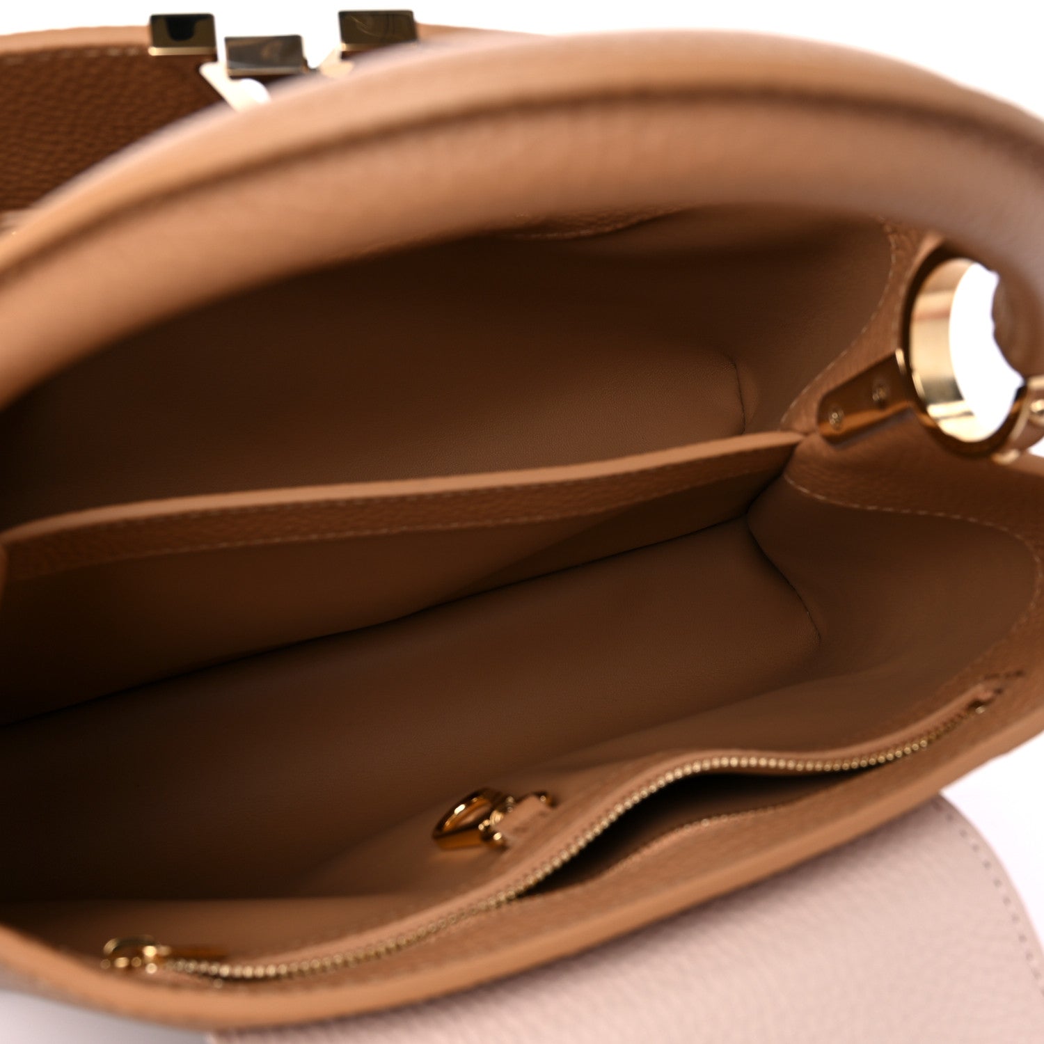 Louis Vuitton Taurillon Capucines MM Arizona Beige Poudre Jasmine Pink 5 of 8