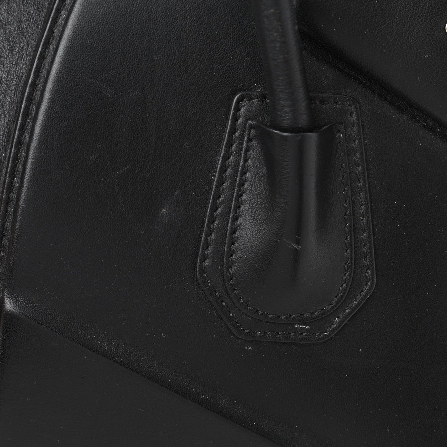 Calfskin 3D Medium Antigona Black